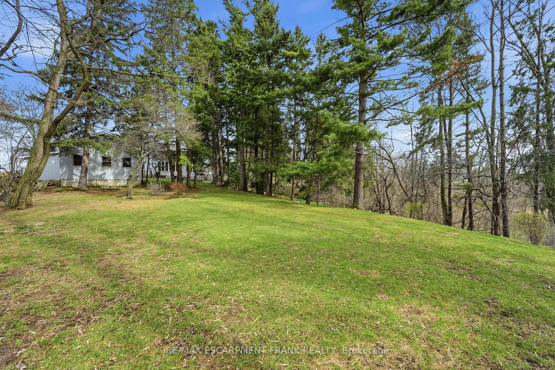 Photo 39 of 1266 Scenic Drive, Hamilton, Iroquoia Heights — HOMEH