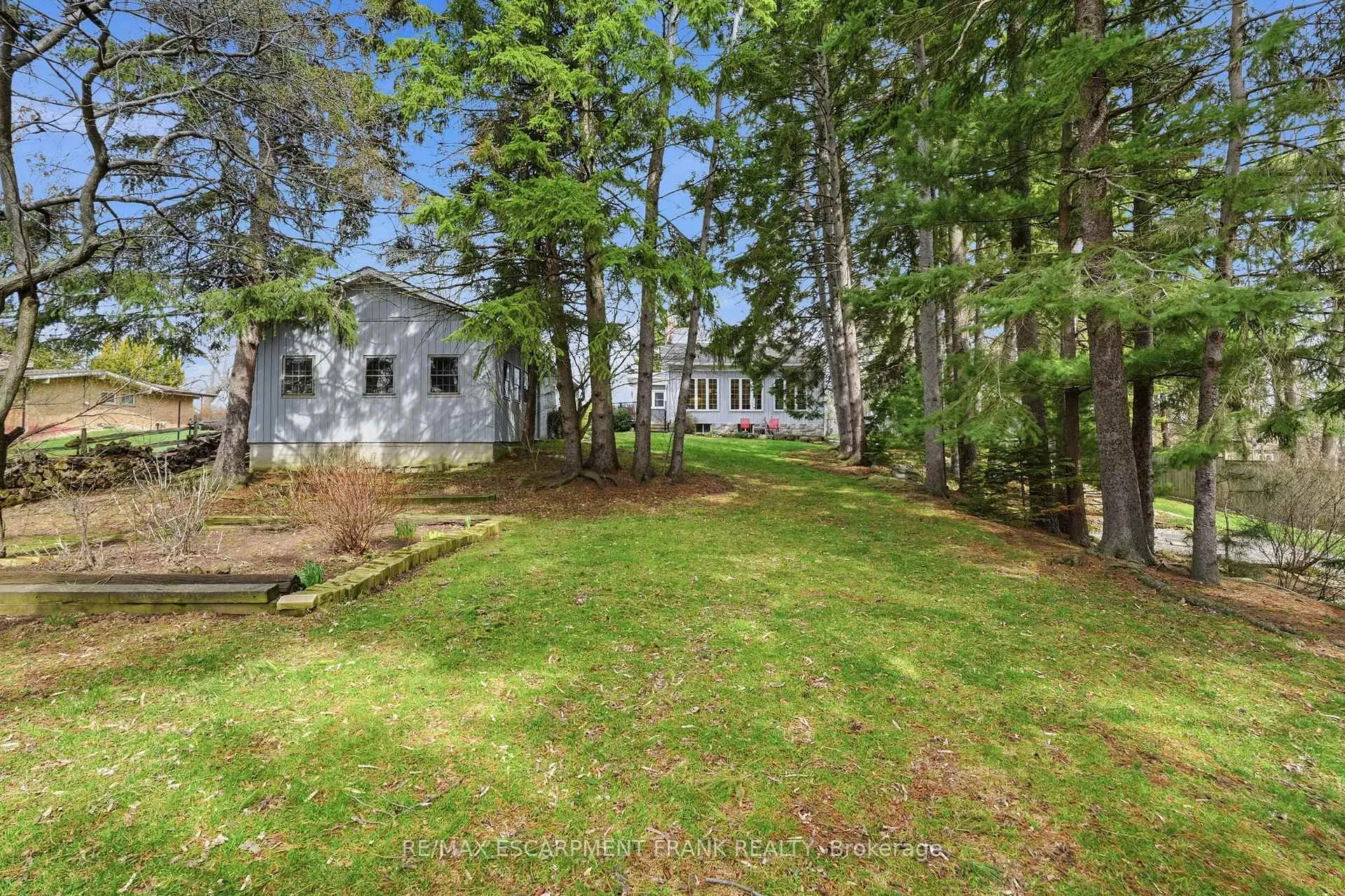 Photo 40 of 1266 Scenic Drive, Hamilton, Iroquoia Heights — HOMEH