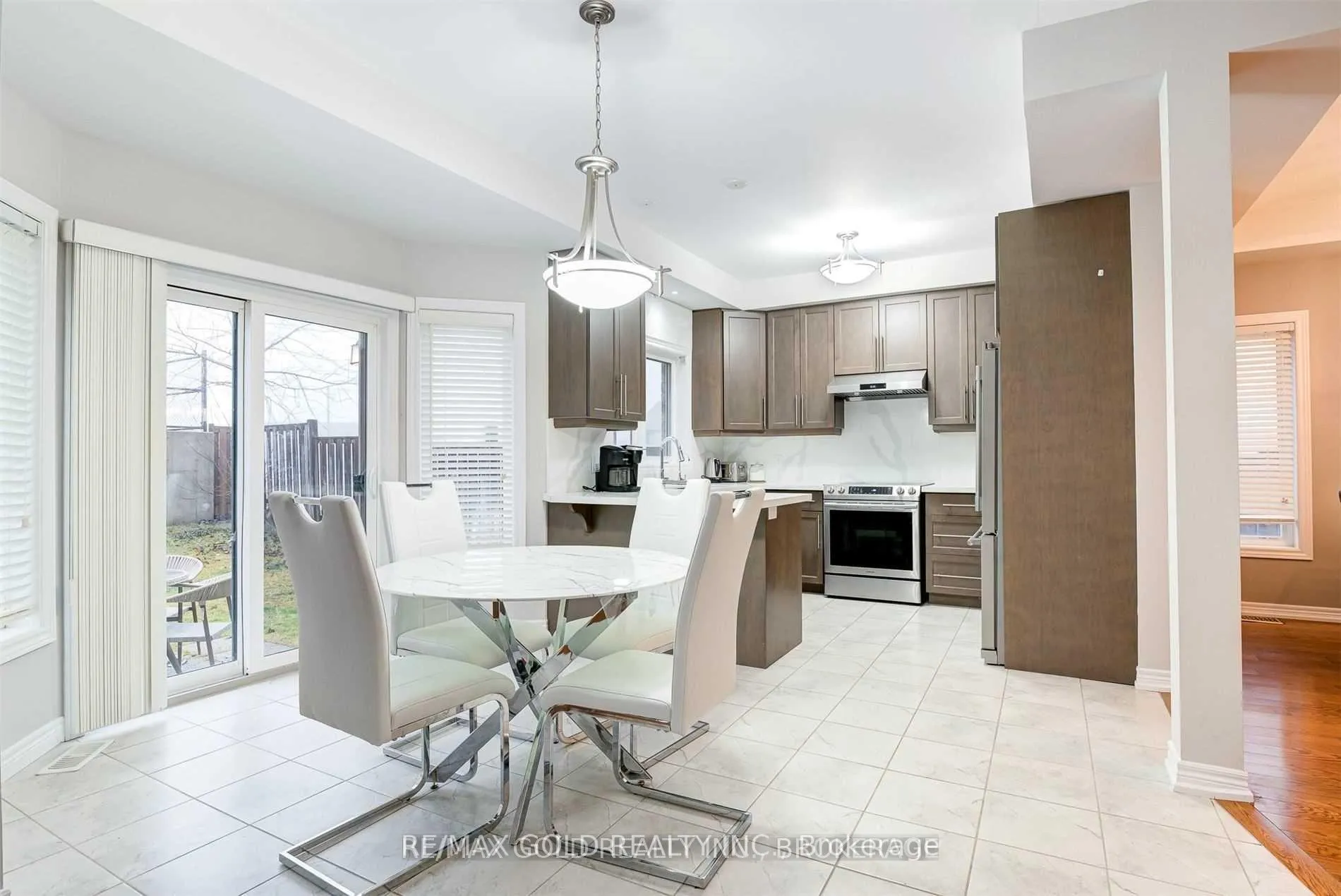 Photo 15 of 167 Elmbank Trail, Kitchener, Doon South — HOMEH
