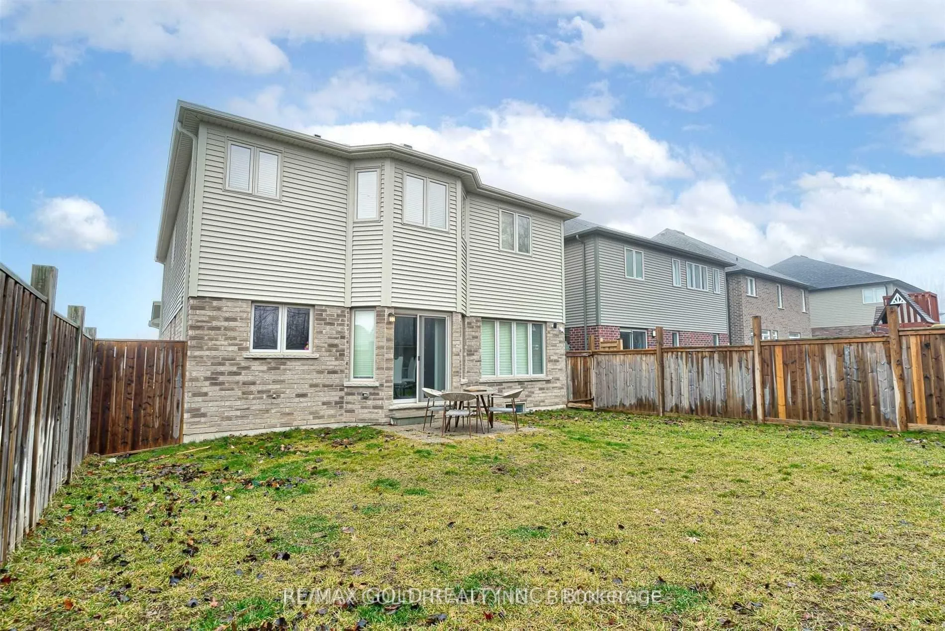 Photo 38 of 167 Elmbank Trail, Kitchener, Doon South — HOMEH