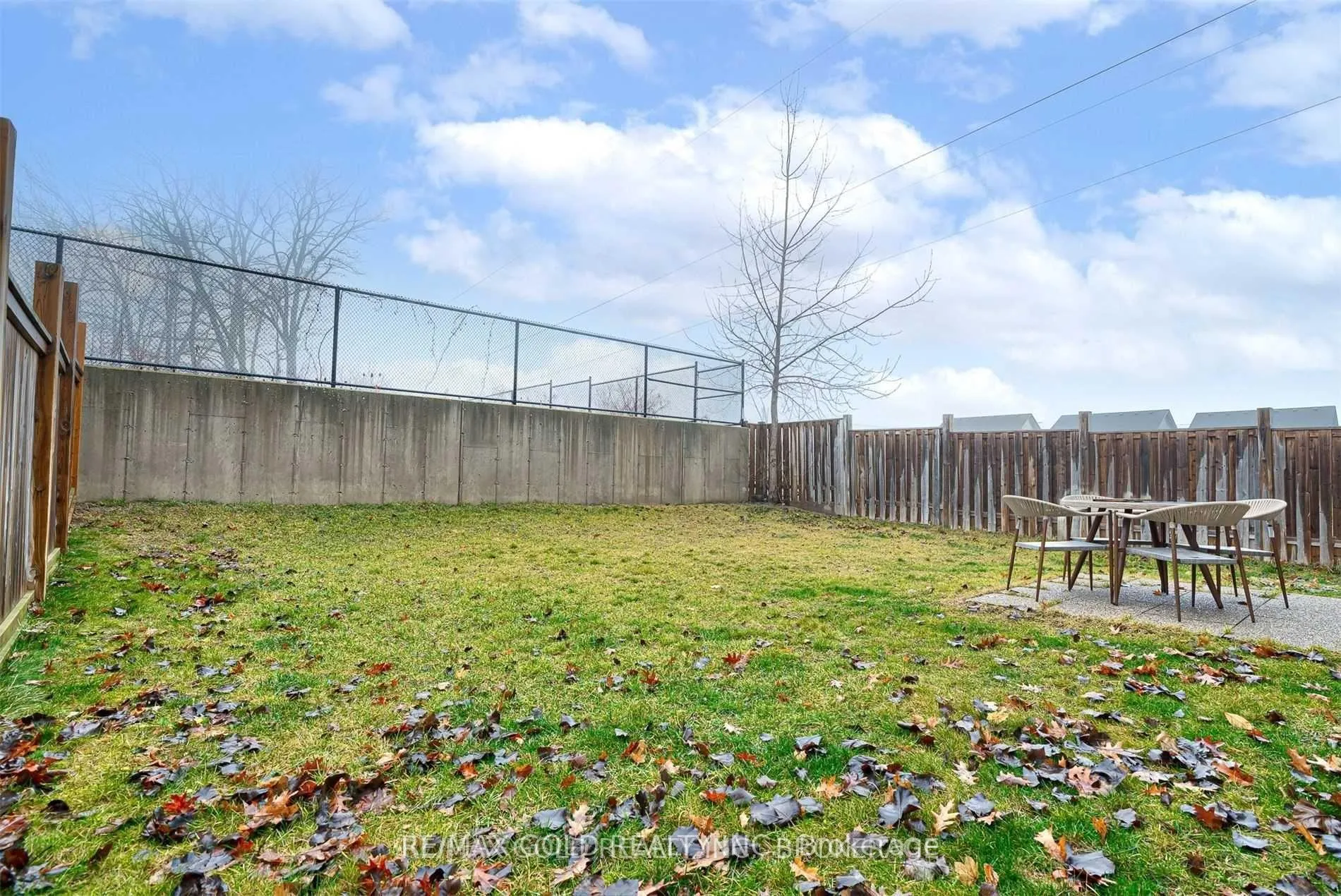 Photo 39 of 167 Elmbank Trail, Kitchener, Doon South — HOMEH