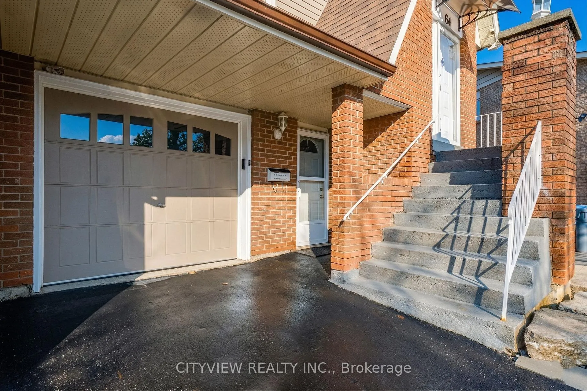 Photo 8 of 64 Foxacre Row, Brampton, Madoc — HOMEH
