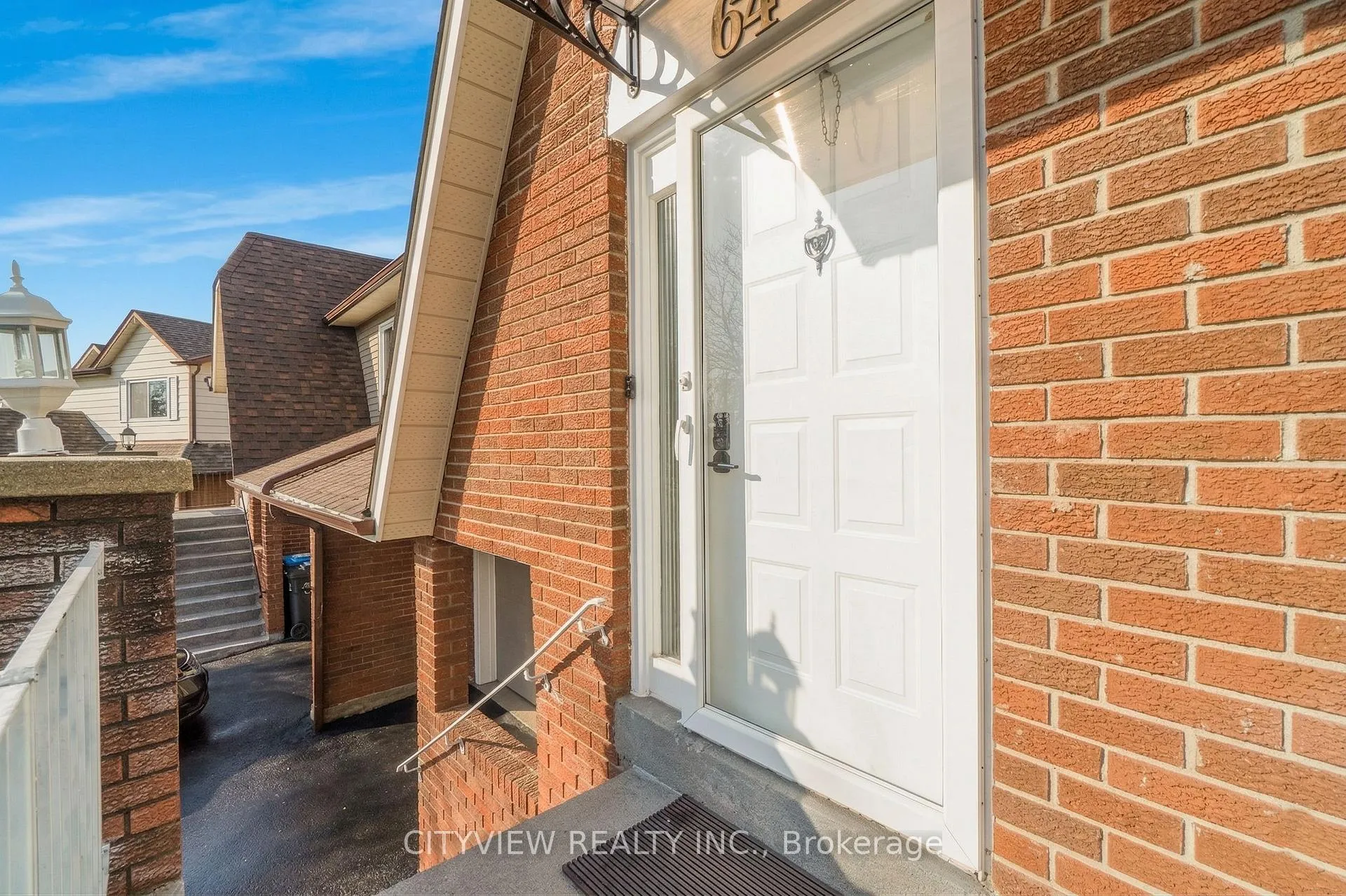 Photo 9 of 64 Foxacre Row, Brampton, Madoc — HOMEH