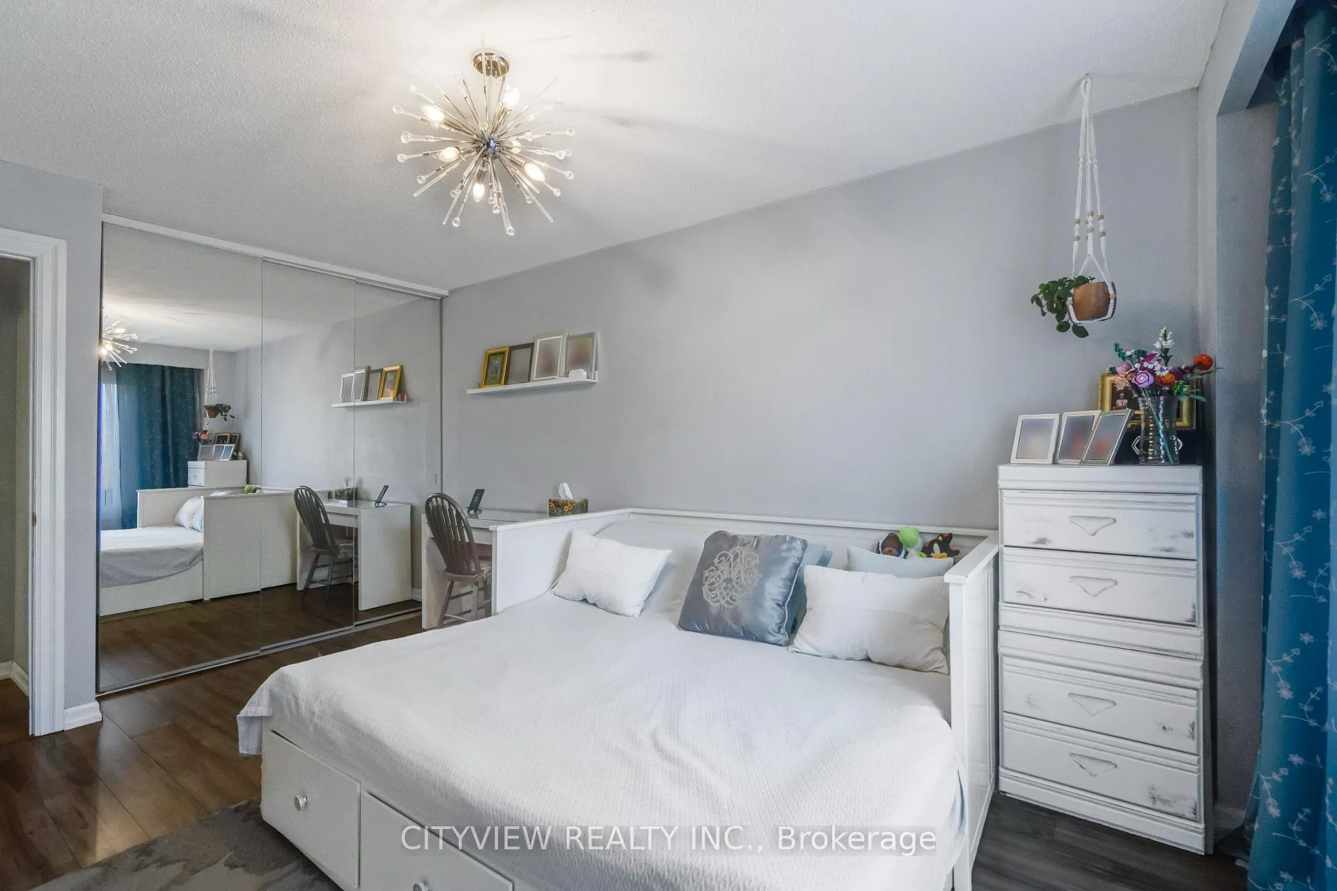 Photo 32 of 64 Foxacre Row, Brampton, Madoc — HOMEH