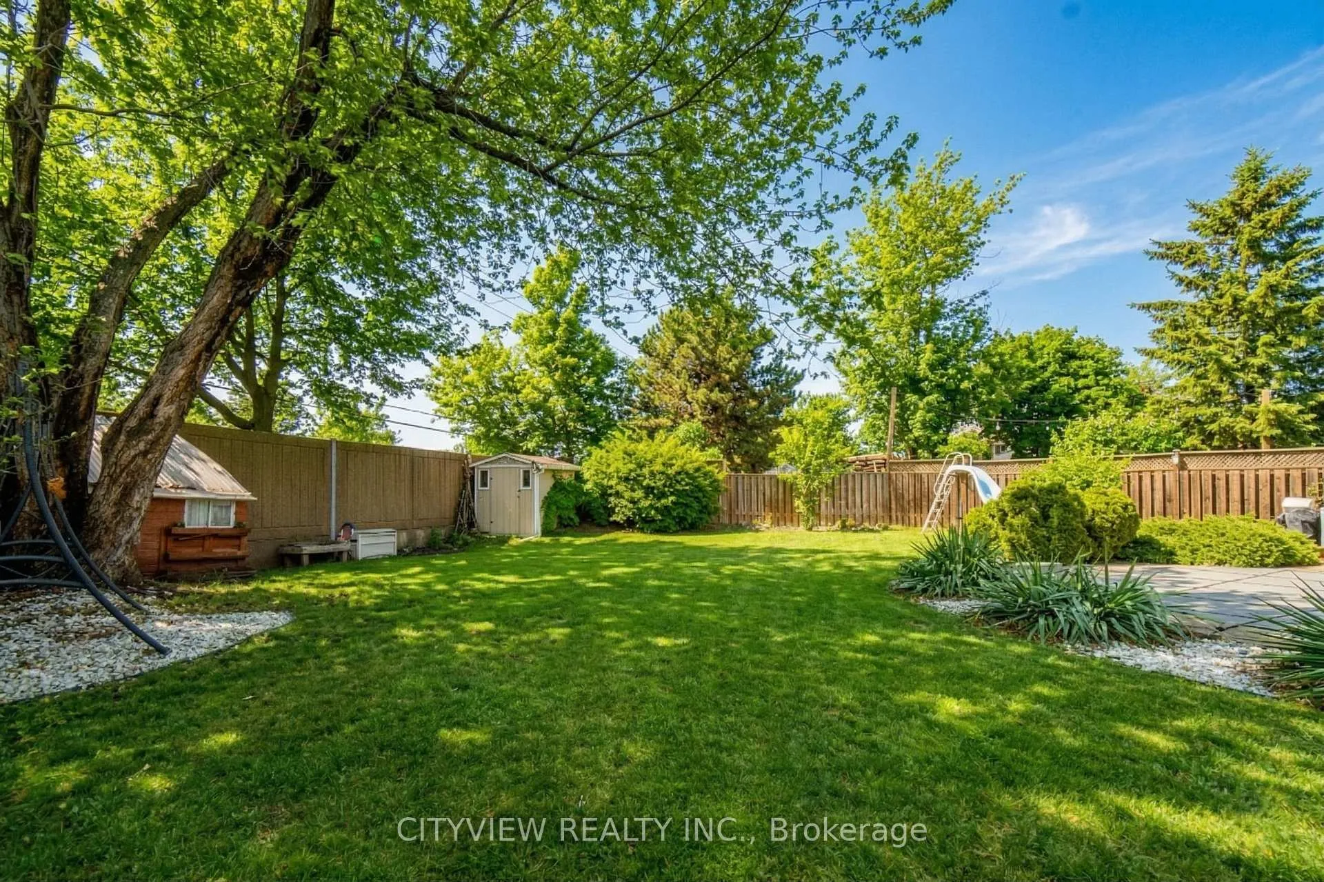 Photo 41 of 64 Foxacre Row, Brampton, Madoc — HOMEH
