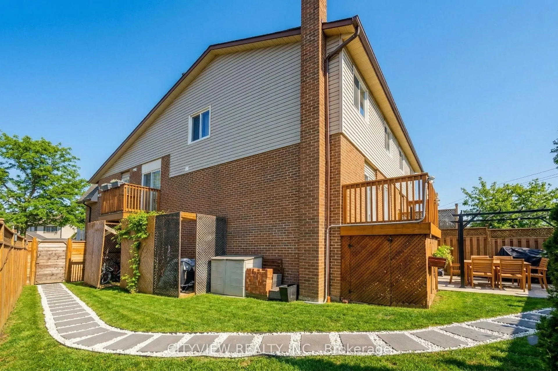 Photo 43 of 64 Foxacre Row, Brampton, Madoc — HOMEH