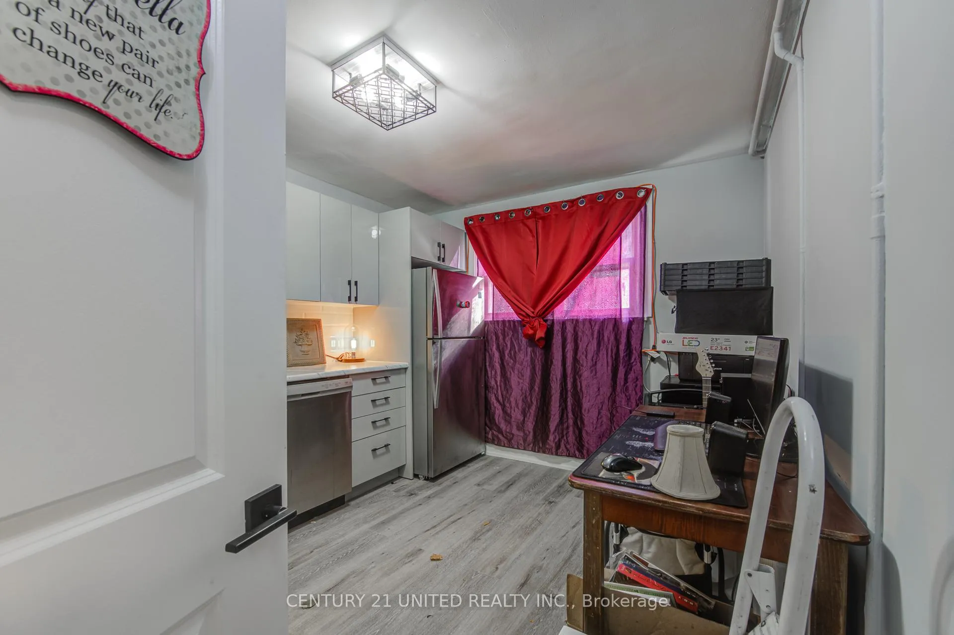Photo 5 of Unit Unit 2, 99 Haig Street, St. Catharines, E. Chester — HOMEH