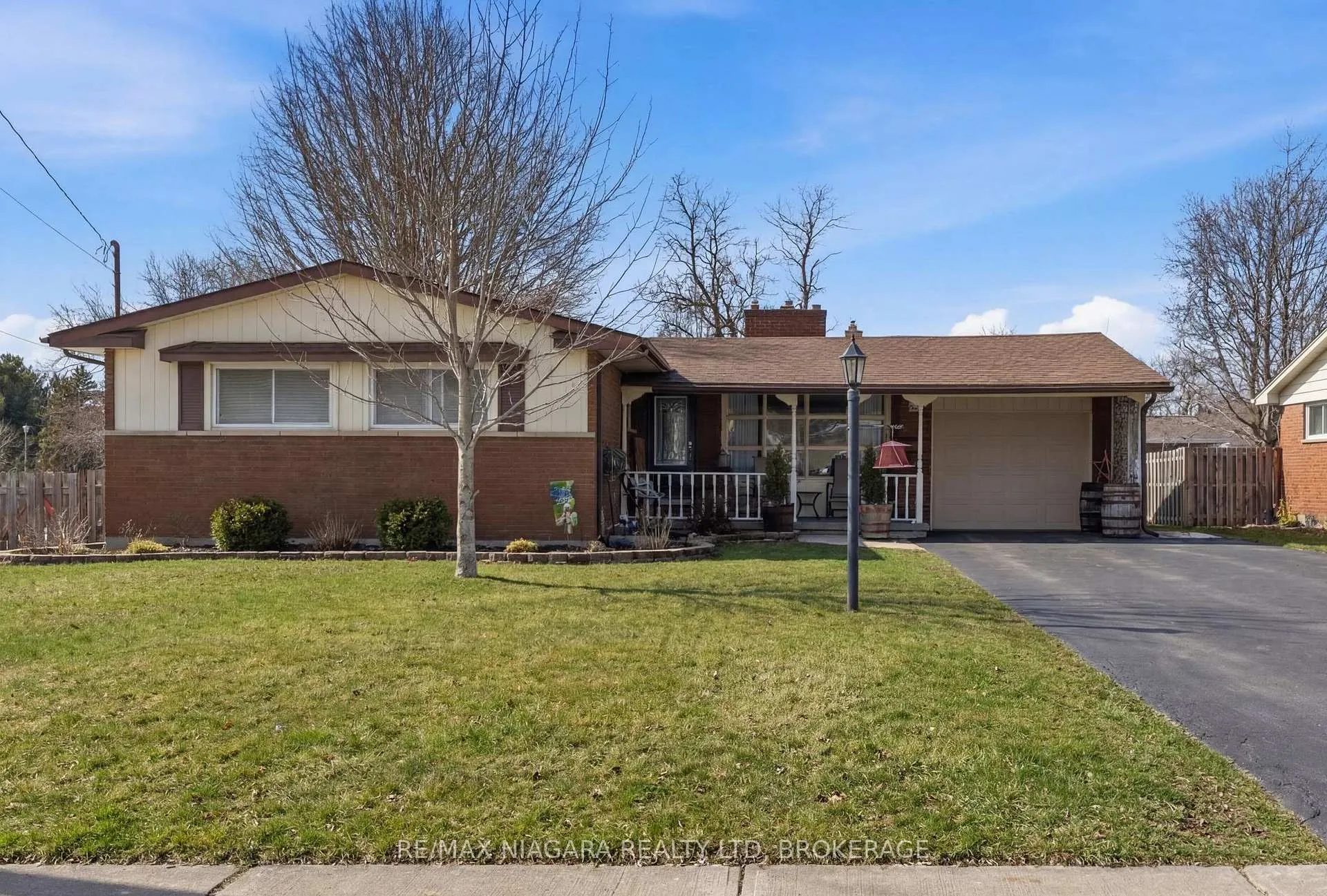 Photo 1 of 1350 Haist Street, Pelham, Fonthill — HOMEH