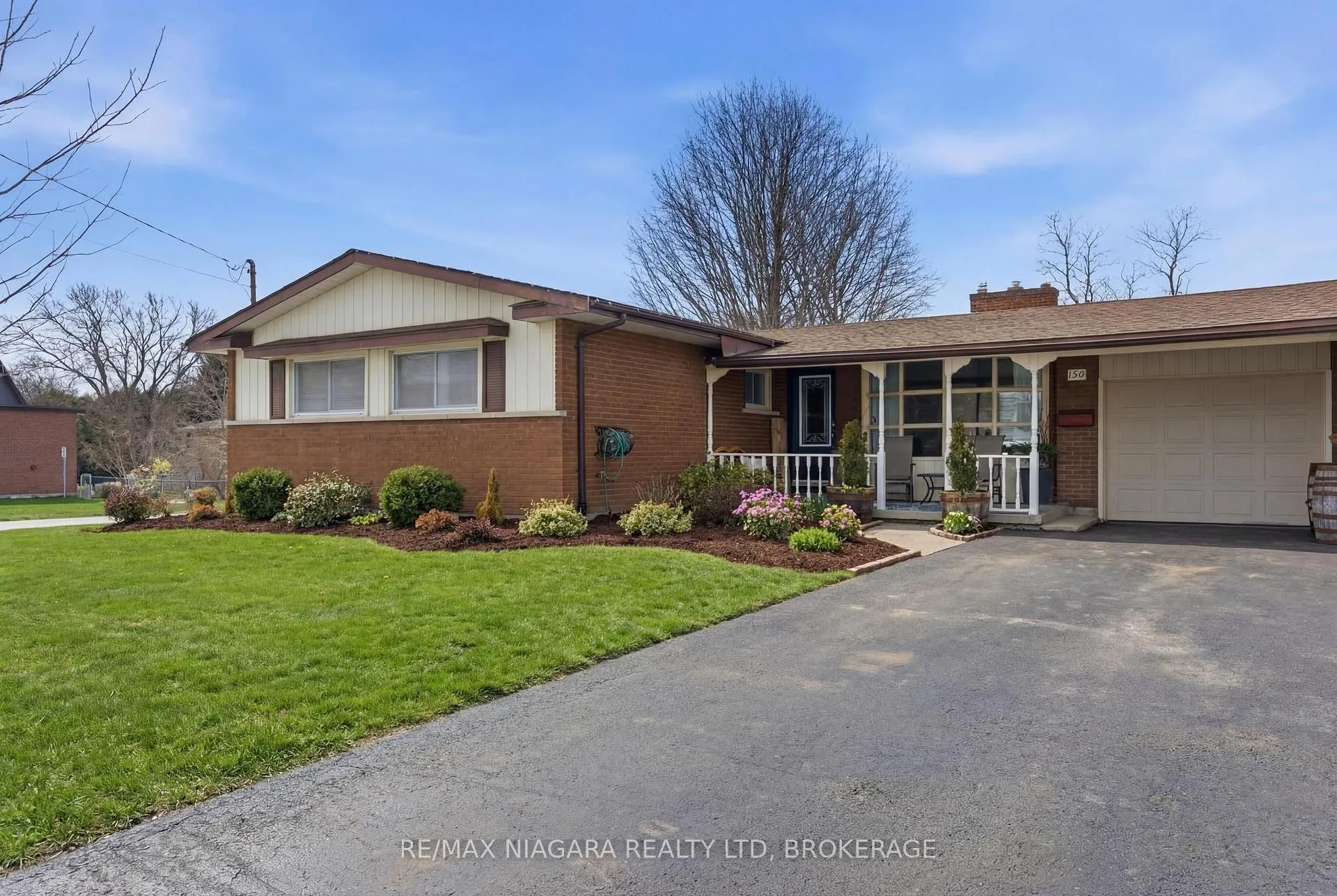 Photo 2 of 1350 Haist Street, Pelham, Fonthill — HOMEH