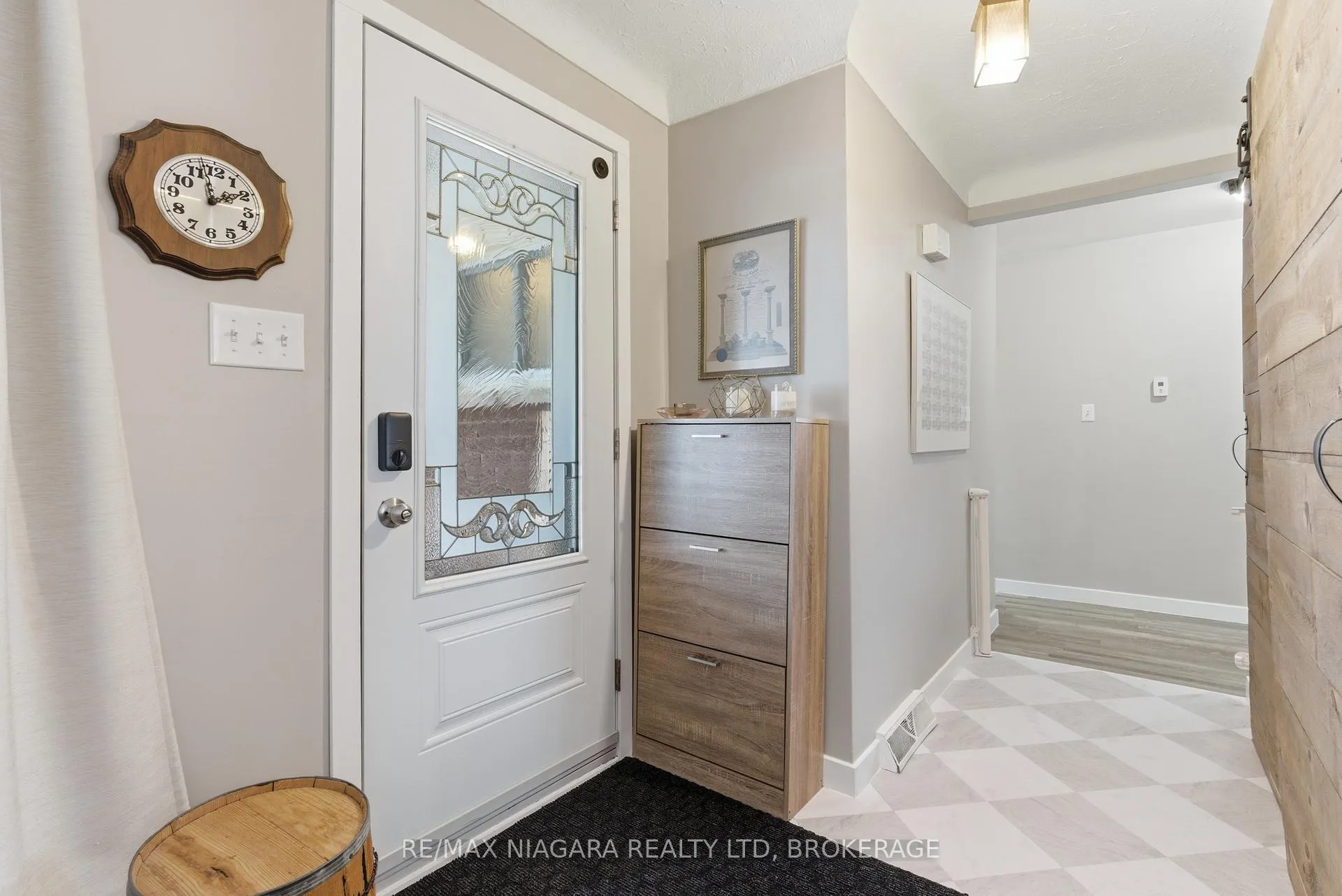 Photo 5 of 1350 Haist Street, Pelham, Fonthill — HOMEH
