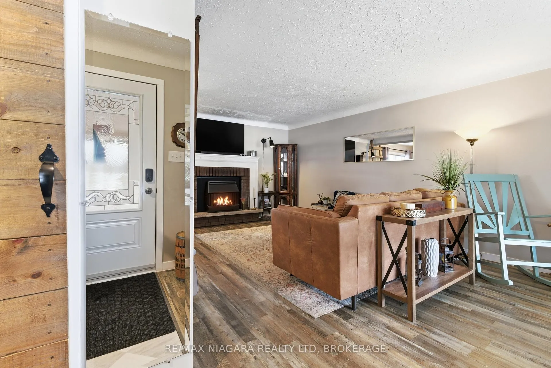 Photo 6 of 1350 Haist Street, Pelham, Fonthill — HOMEH