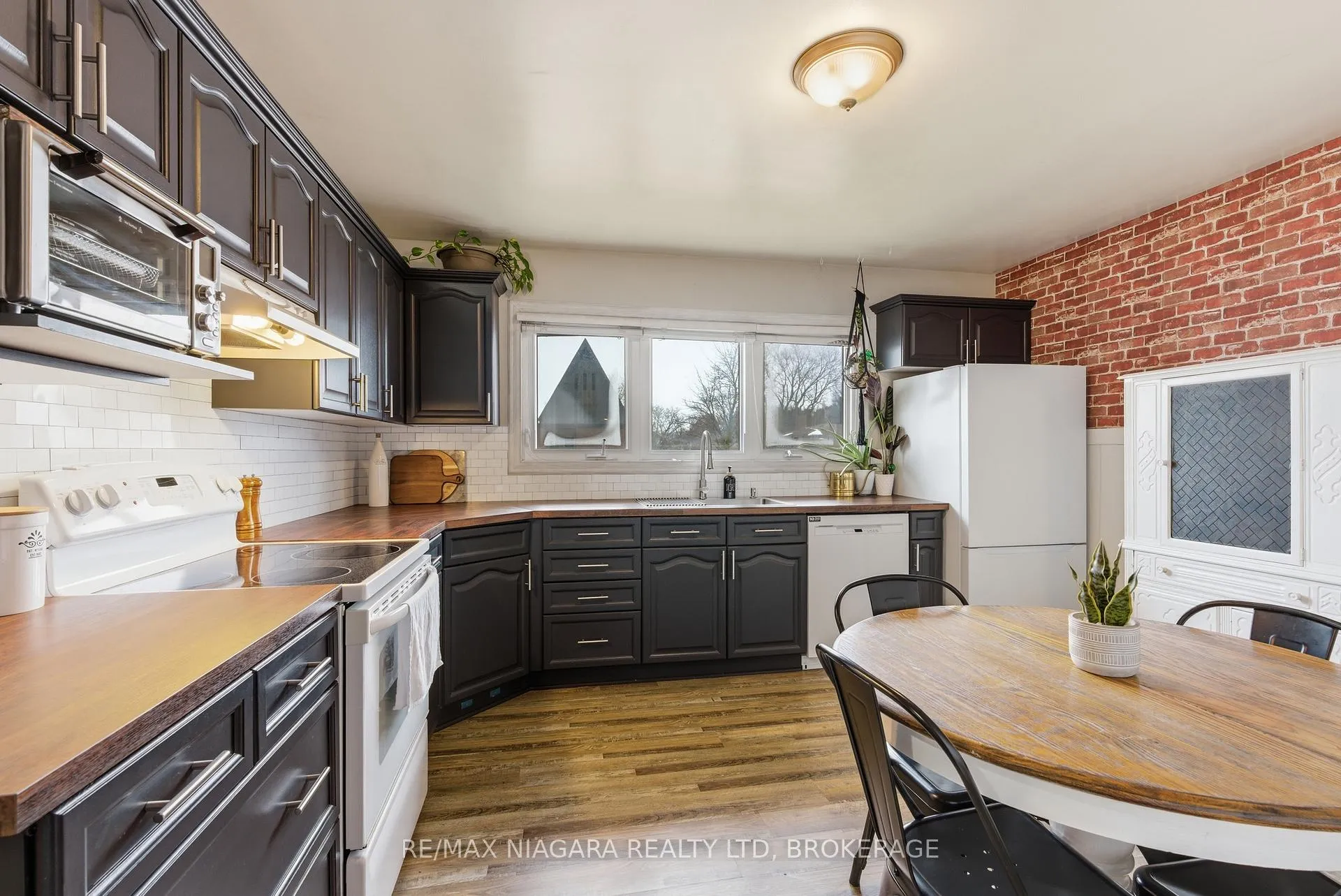 Photo 13 of 1350 Haist Street, Pelham, Fonthill — HOMEH