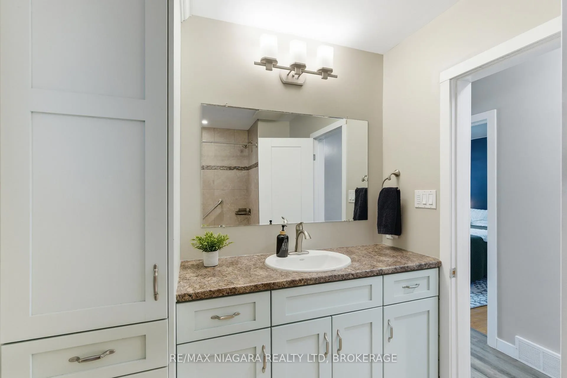 Photo 17 of 1350 Haist Street, Pelham, Fonthill — HOMEH