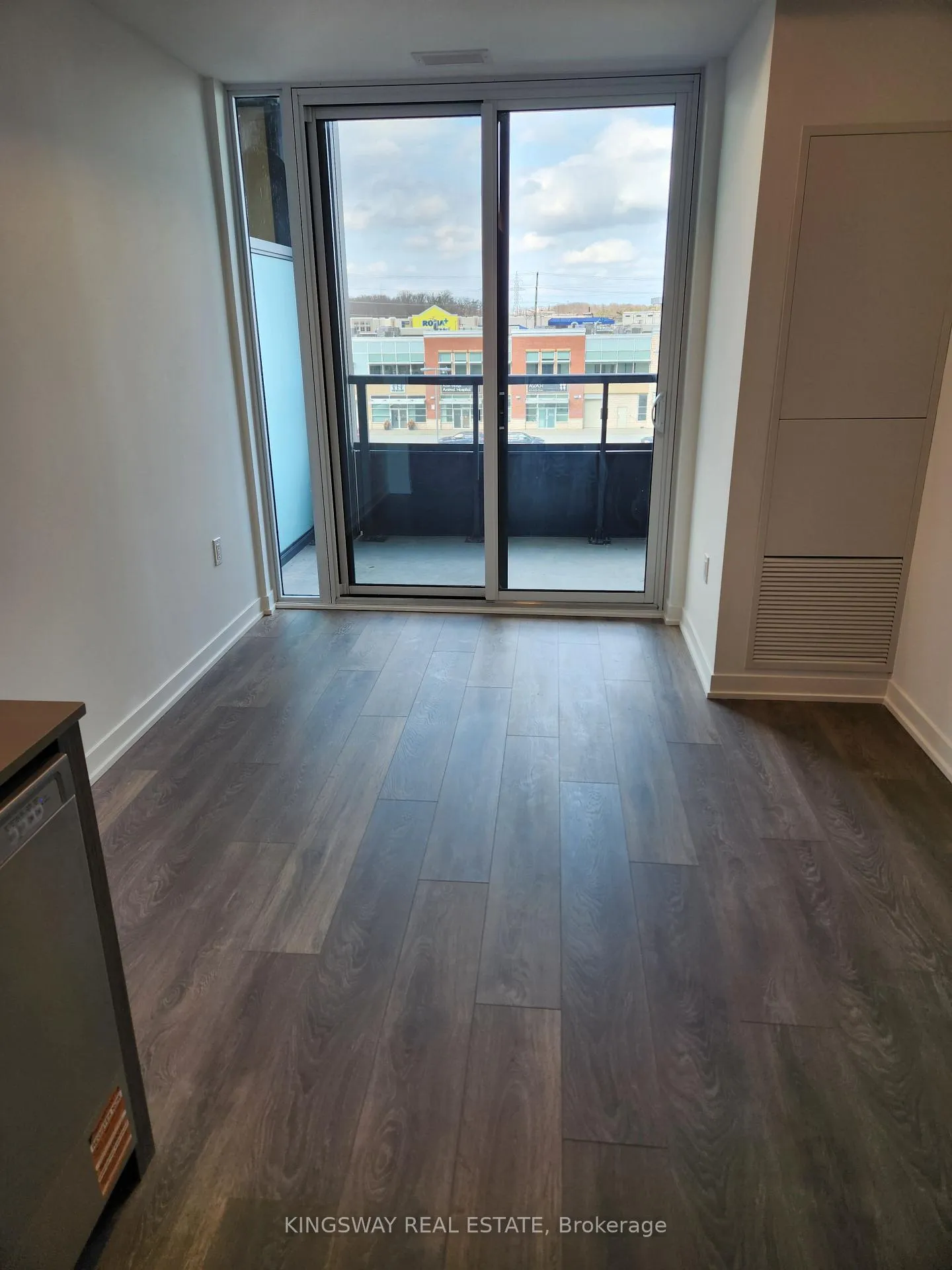 Photo 4 of Unit 425, 4878 Powers Common, Burlington, Alton — HOMEH