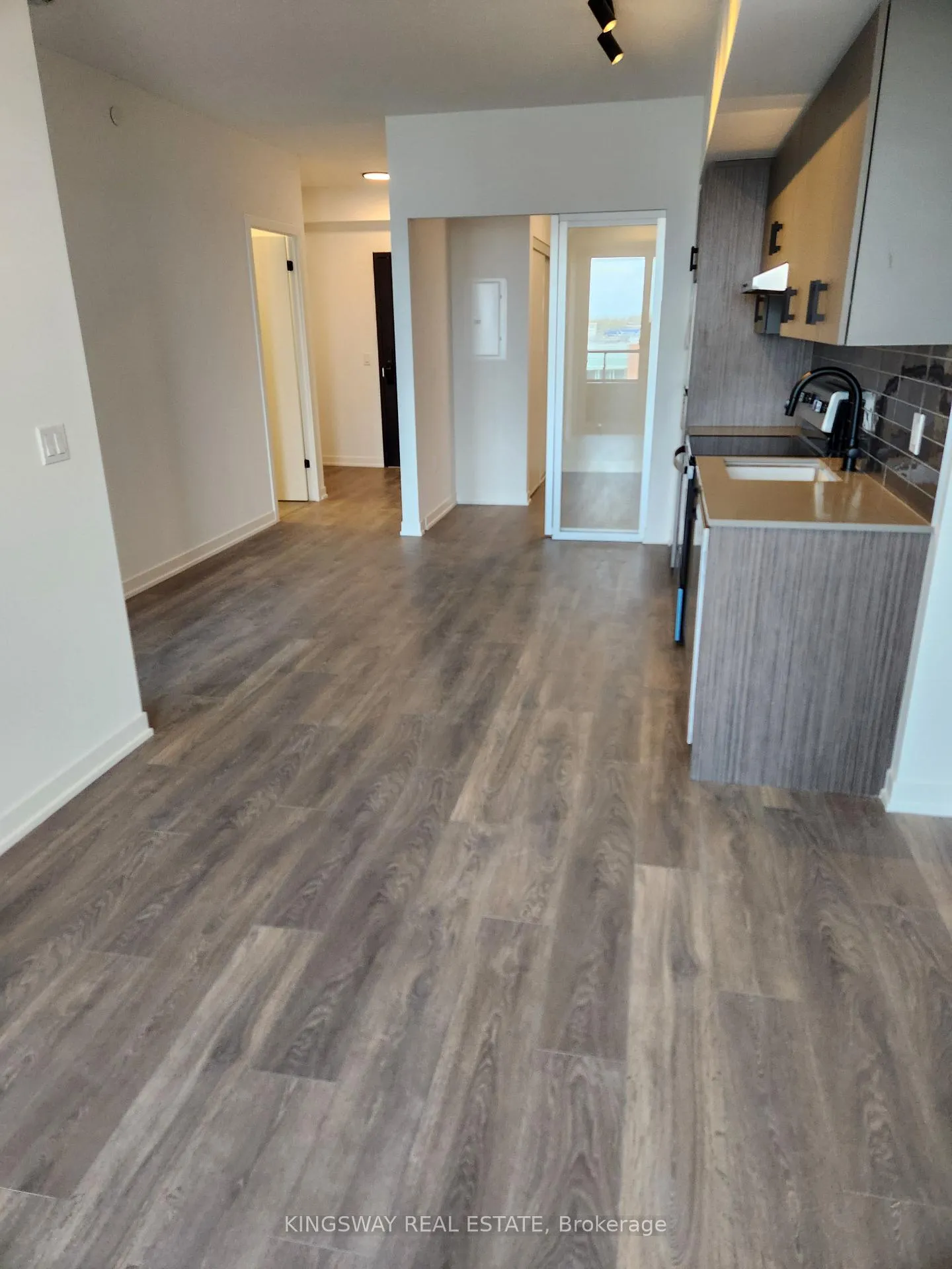 Photo 5 of Unit 425, 4878 Powers Common, Burlington, Alton — HOMEH