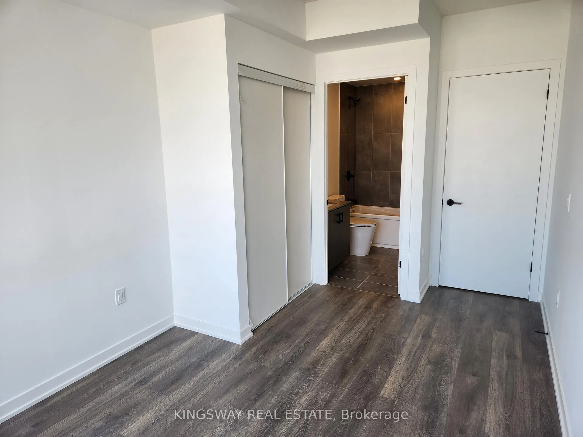 Photo 10 of Unit 425, 4878 Powers Common, Burlington, Alton — HOMEH