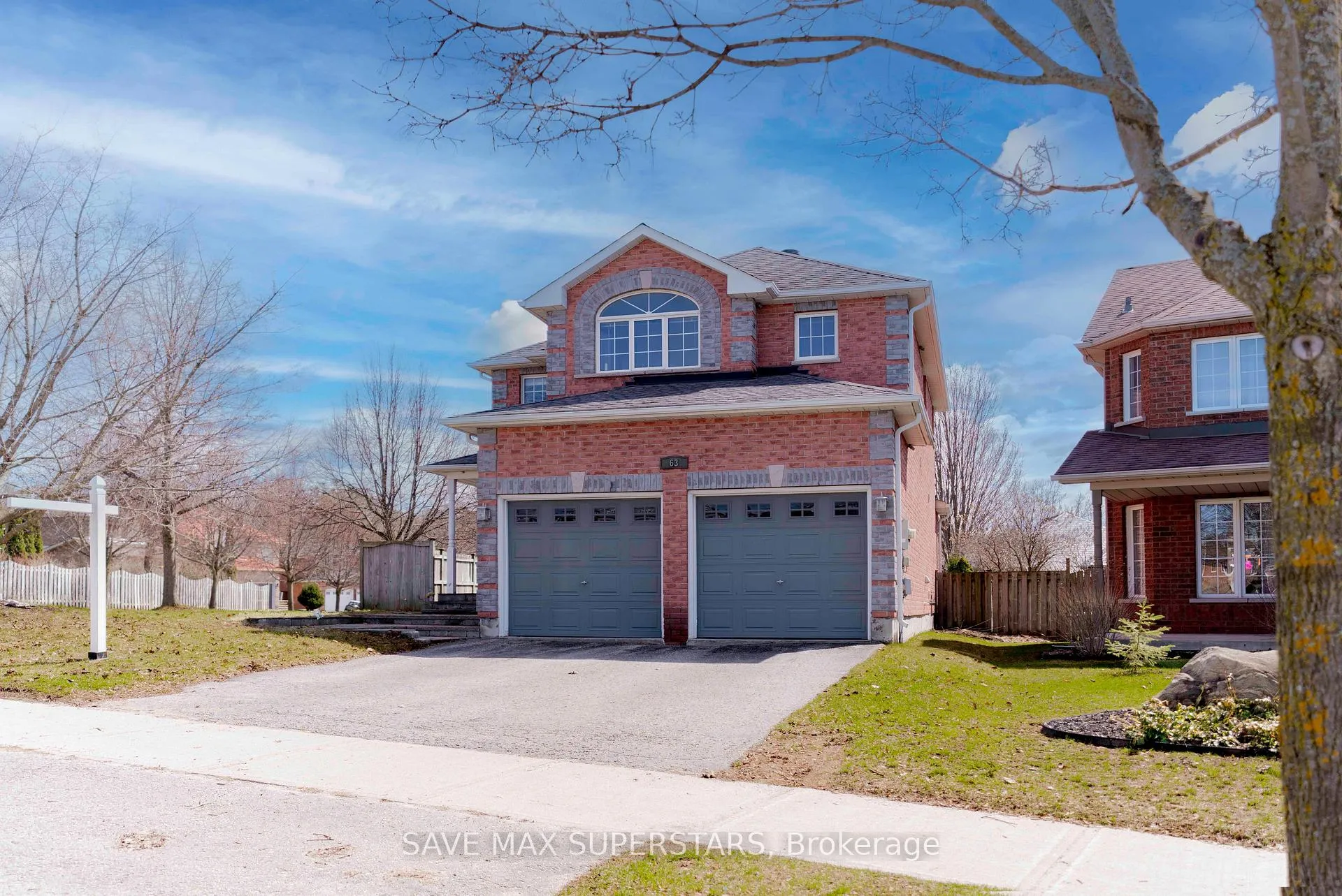 Photo 3 of 63 Gore Drive, Barrie, Ardagh — HOMEH