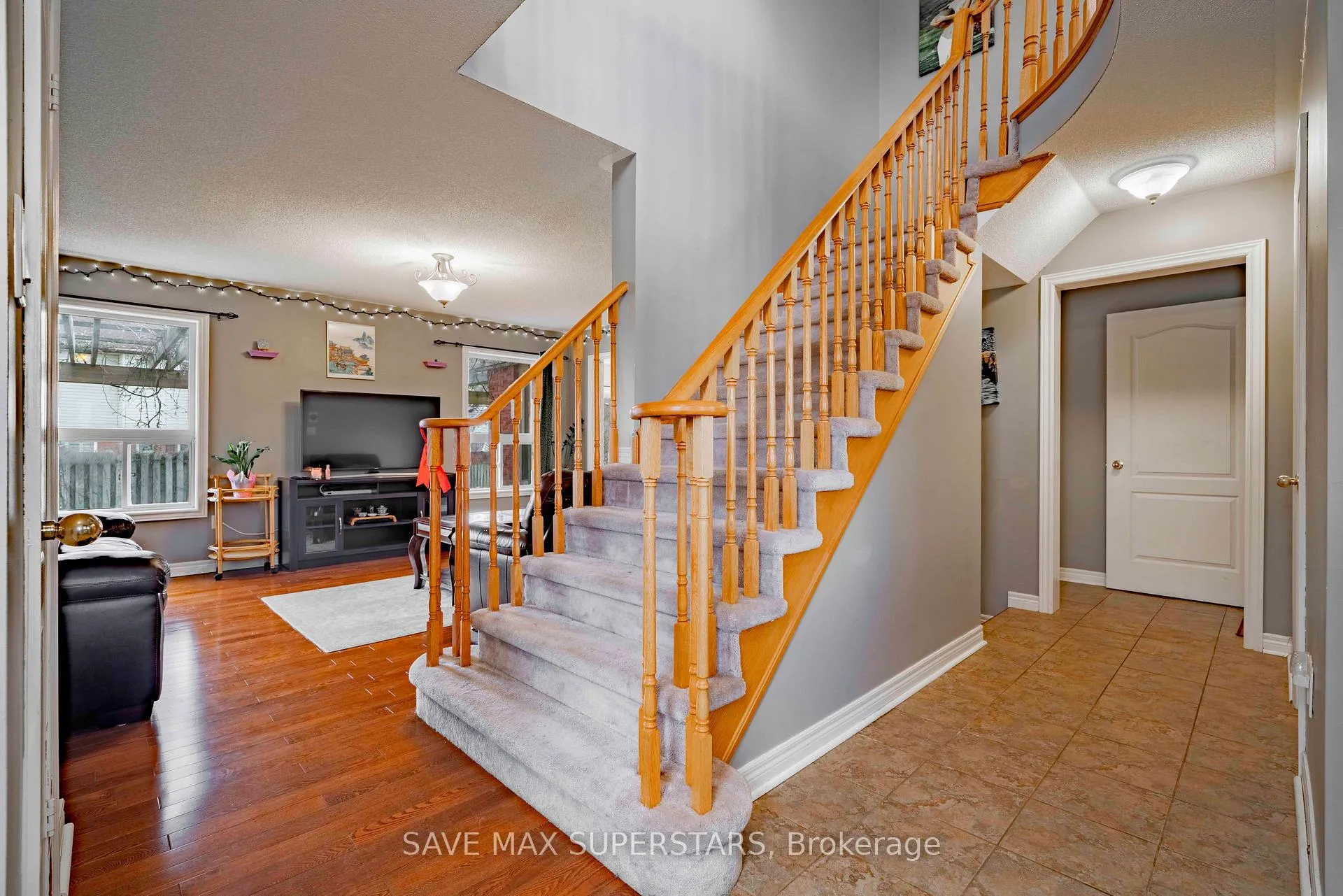 Photo 18 of 63 Gore Drive, Barrie, Ardagh — HOMEH