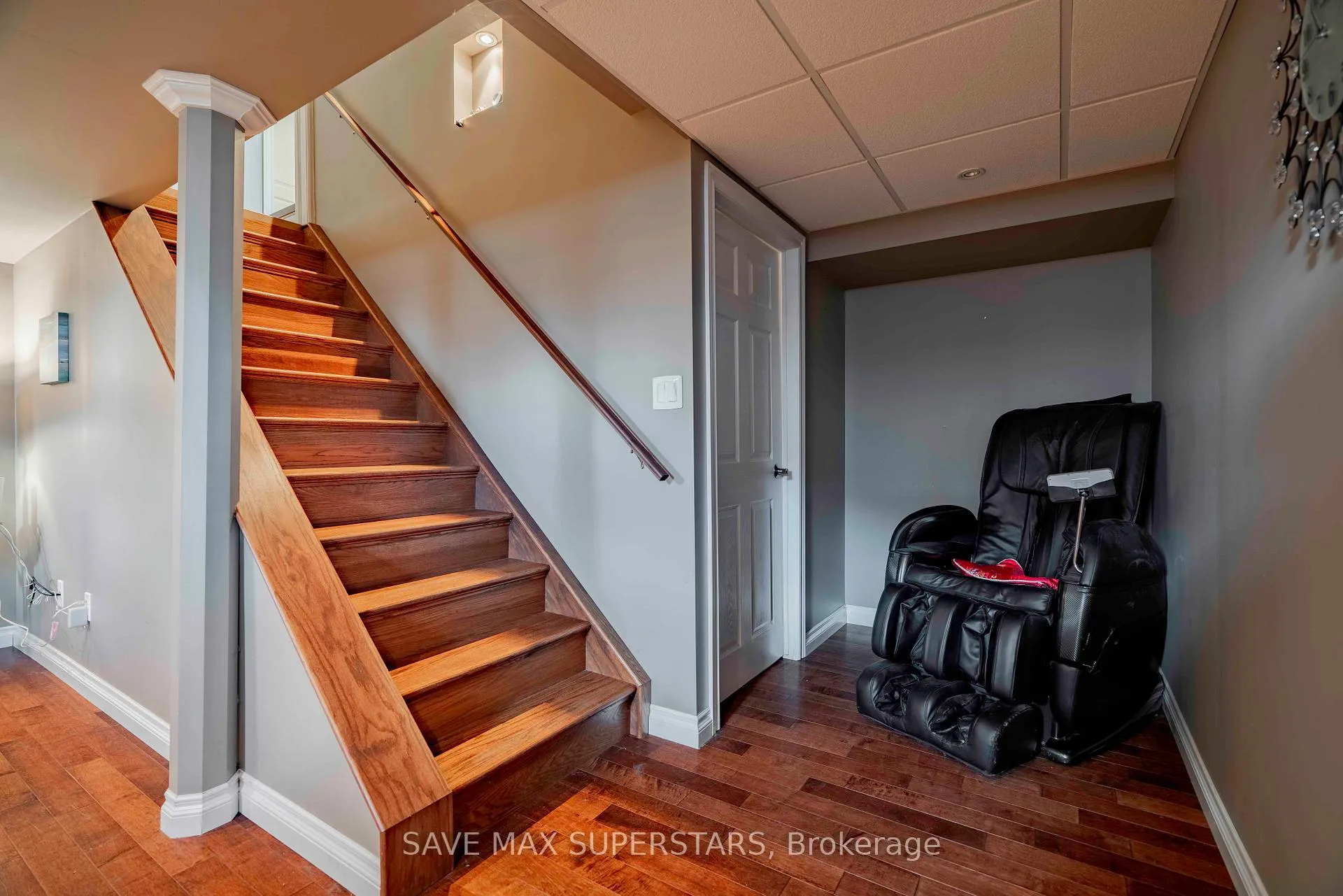 Photo 33 of 63 Gore Drive, Barrie, Ardagh — HOMEH