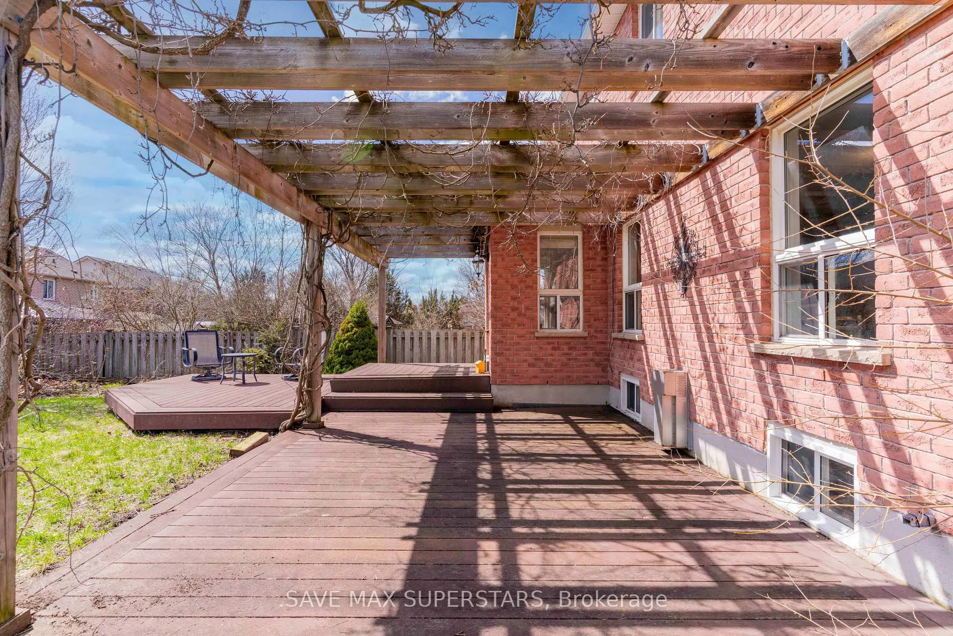Photo 45 of 63 Gore Drive, Barrie, Ardagh — HOMEH