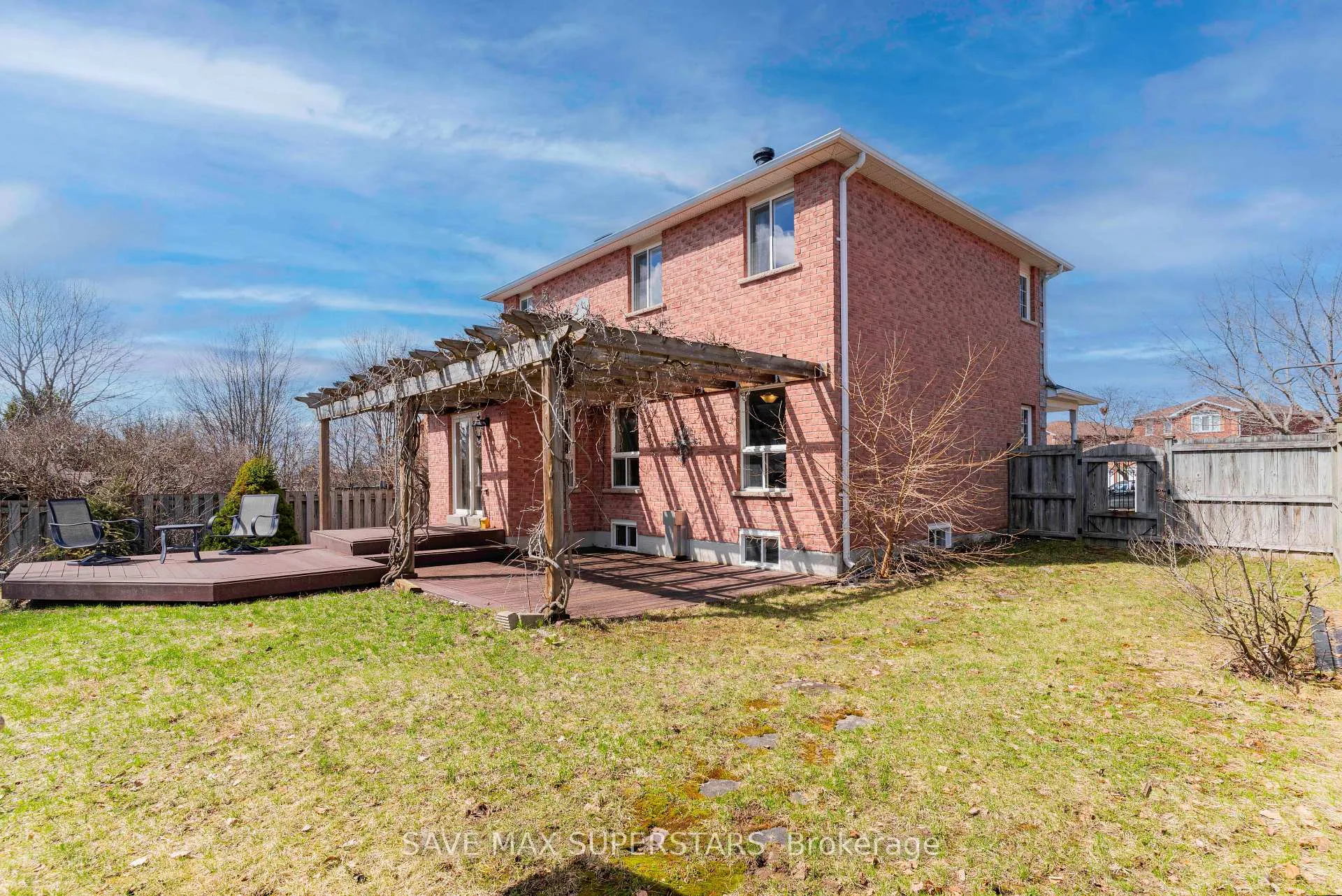 Photo 47 of 63 Gore Drive, Barrie, Ardagh — HOMEH