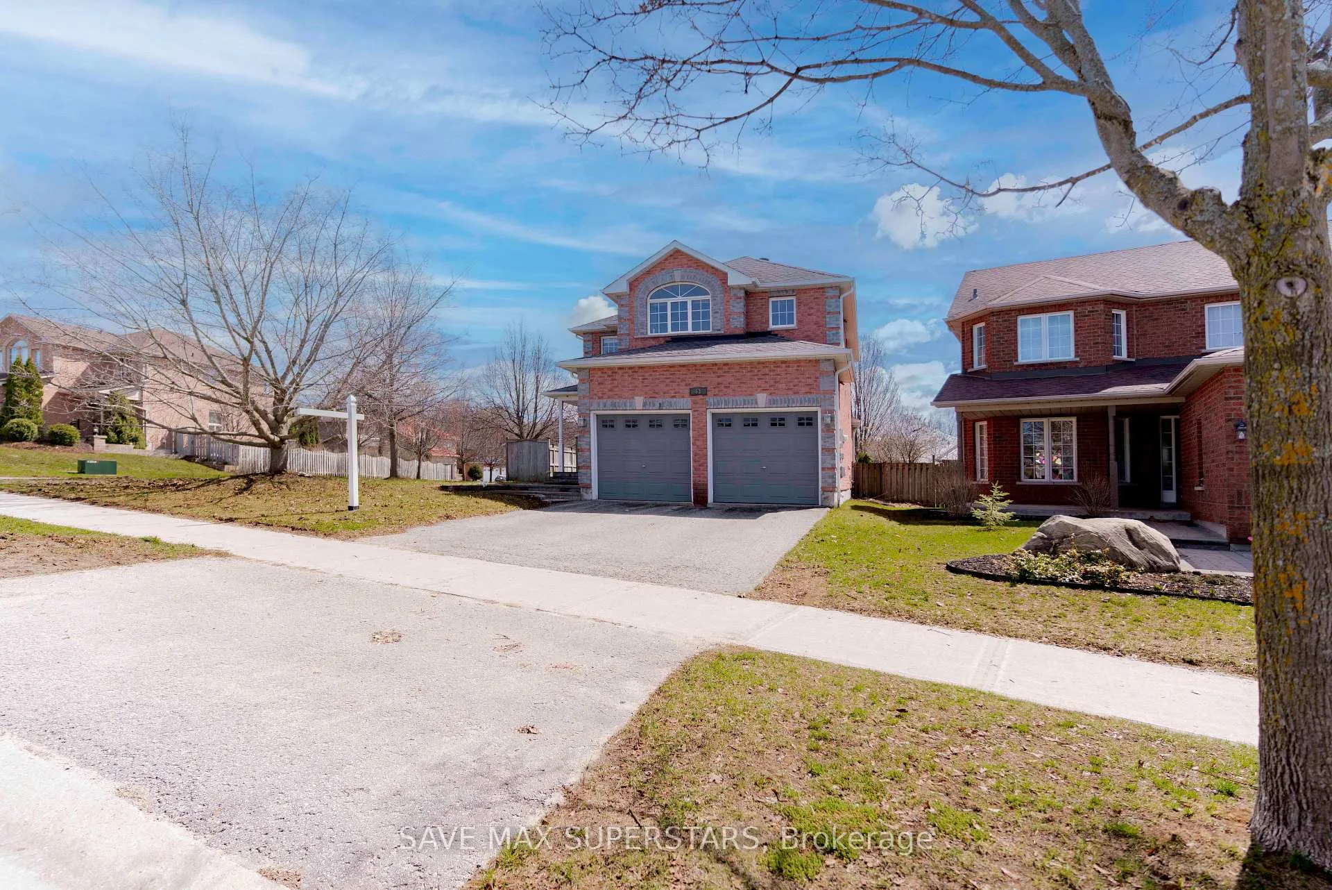 Photo 49 of 63 Gore Drive, Barrie, Ardagh — HOMEH
