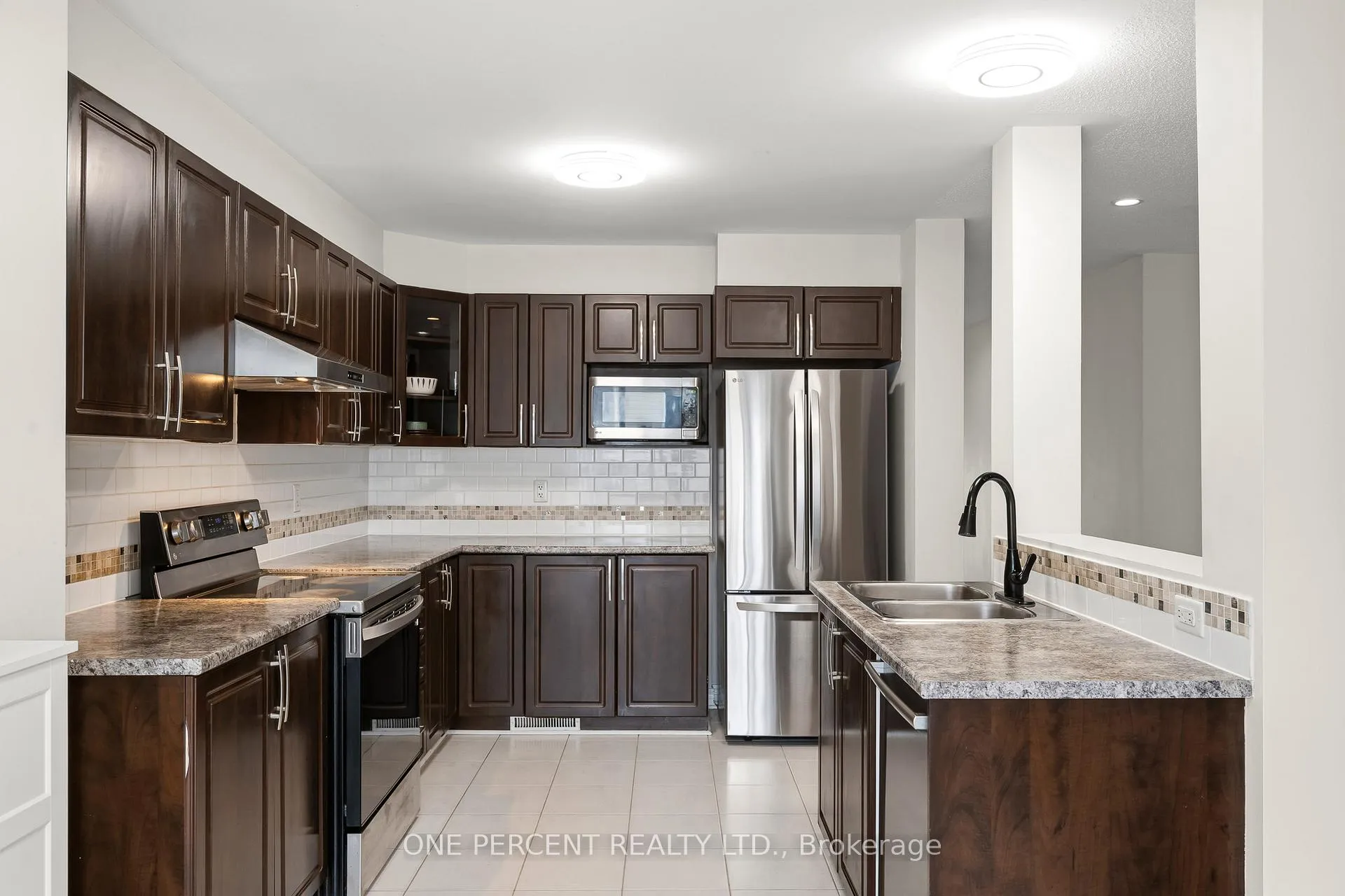 Photo 18 of 620 Clearbrook Drive, Ottawa, Barrhaven - Strandherd — HOMEH
