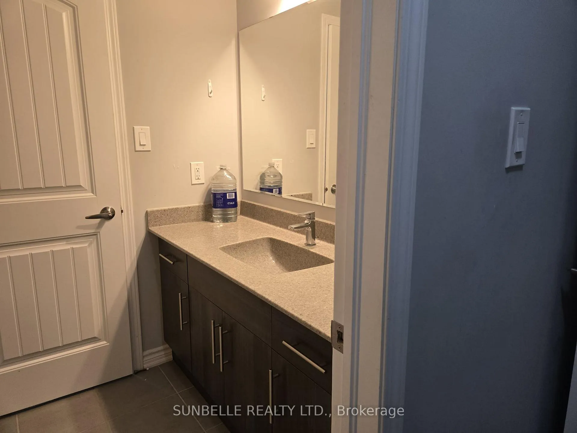 Photo 581 of Unit upper levels, 12 Polstar Road, Brampton, Northwest Brampton — HOMEH