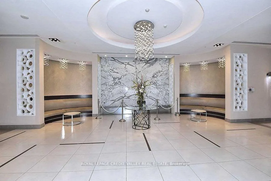 Photo 3 of Unit 409, 75 North Park Road, Vaughan, Beverley Glen — HOMEH
