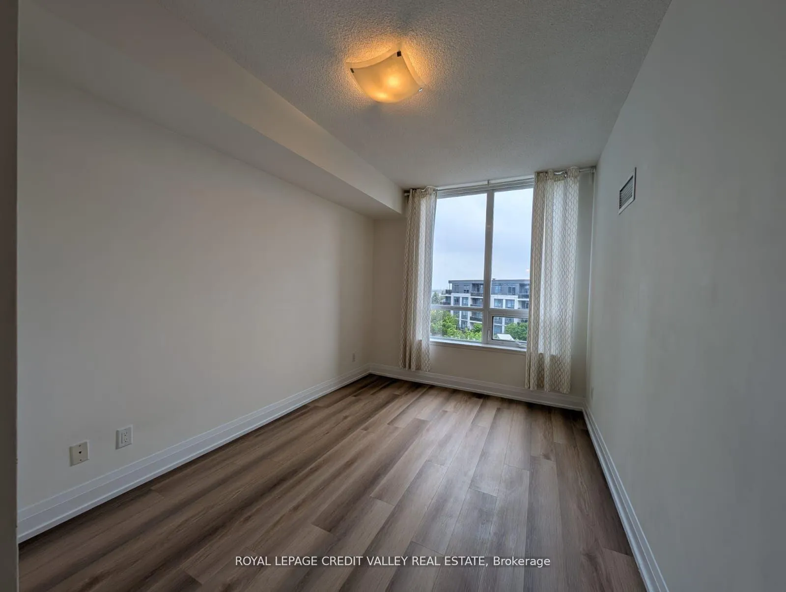 Photo 8 of Unit 409, 75 North Park Road, Vaughan, Beverley Glen — HOMEH