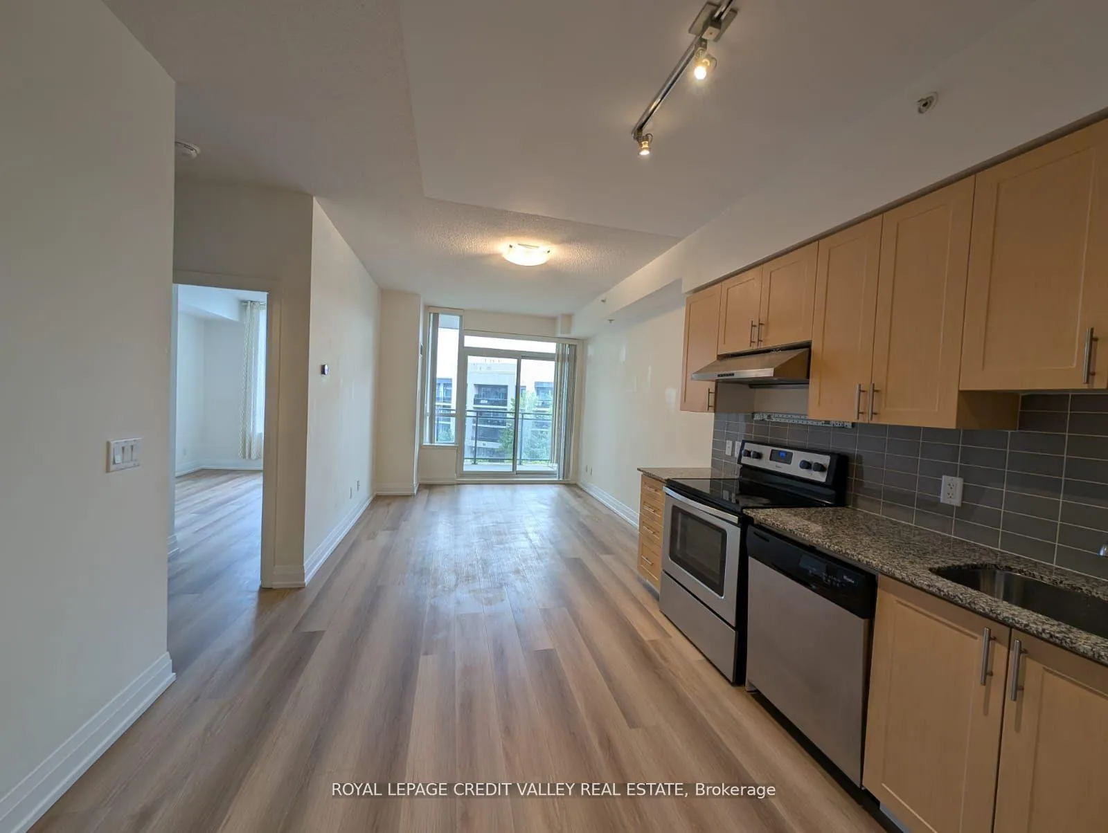 Photo 9 of Unit 409, 75 North Park Road, Vaughan, Beverley Glen — HOMEH