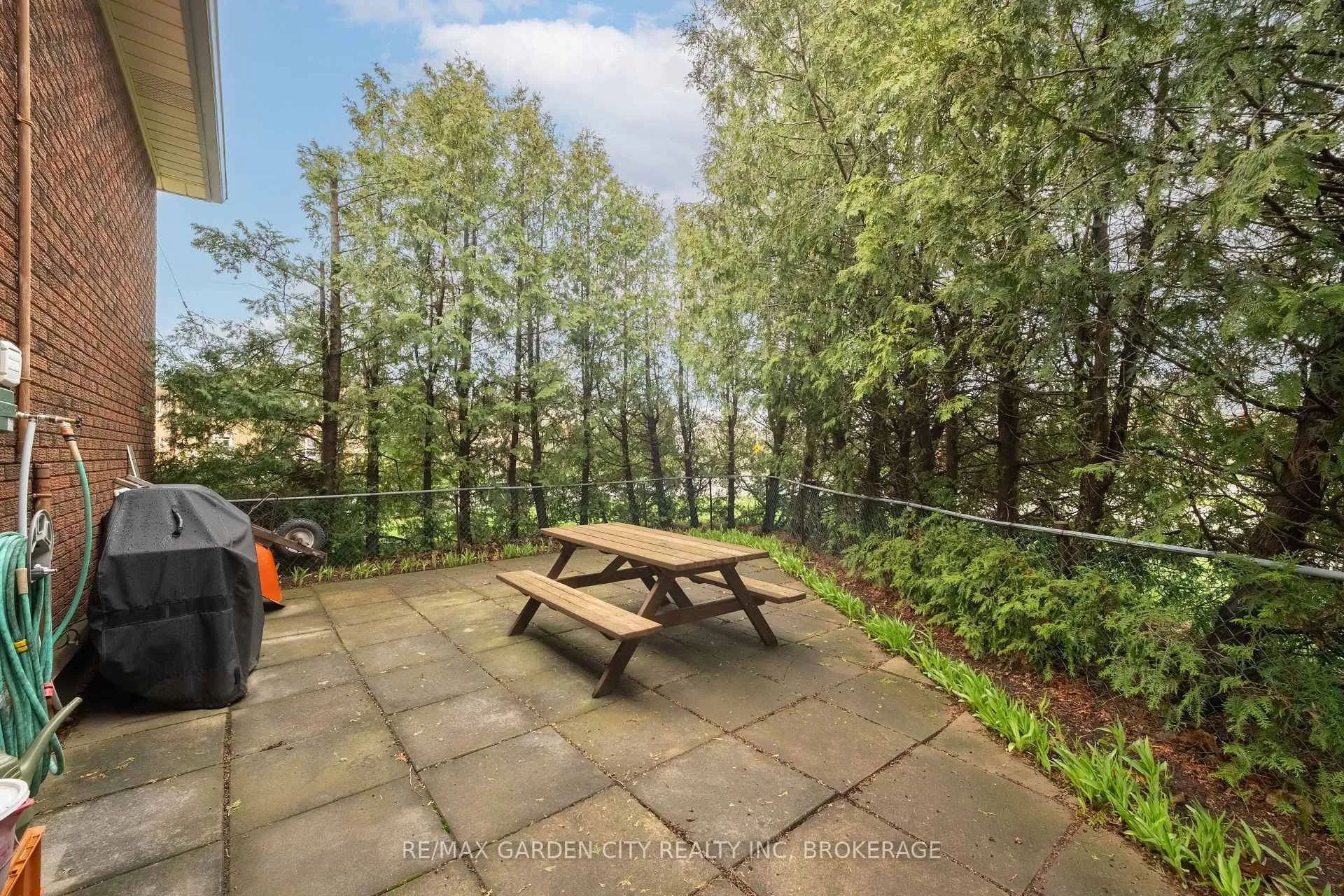 Photo 5 of 2-8 Riverview Boulevard, St. Catharines, Glendale/Glenridge — HOMEH
