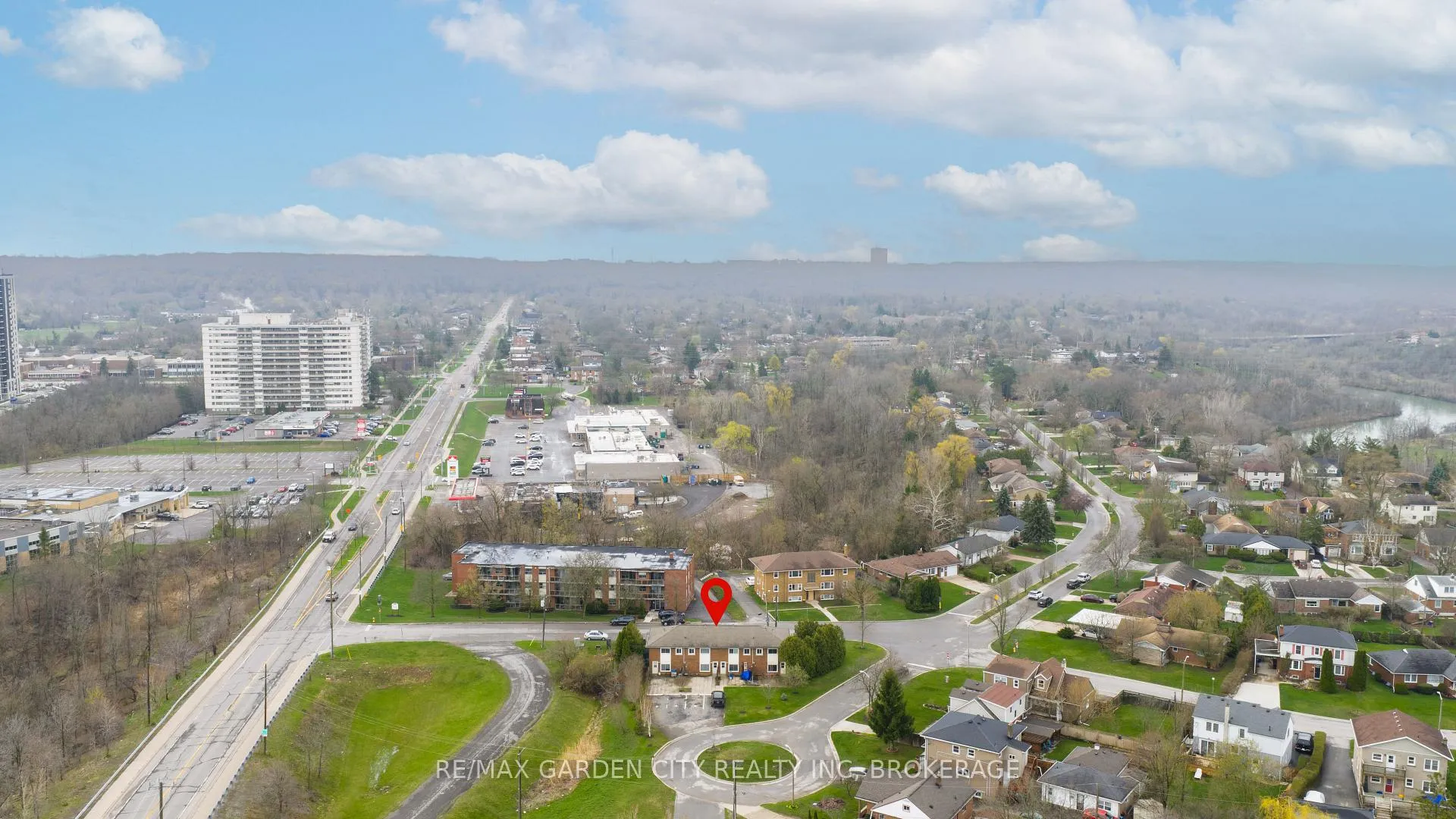 Photo 7 of 2-8 Riverview Boulevard, St. Catharines, Glendale/Glenridge — HOMEH