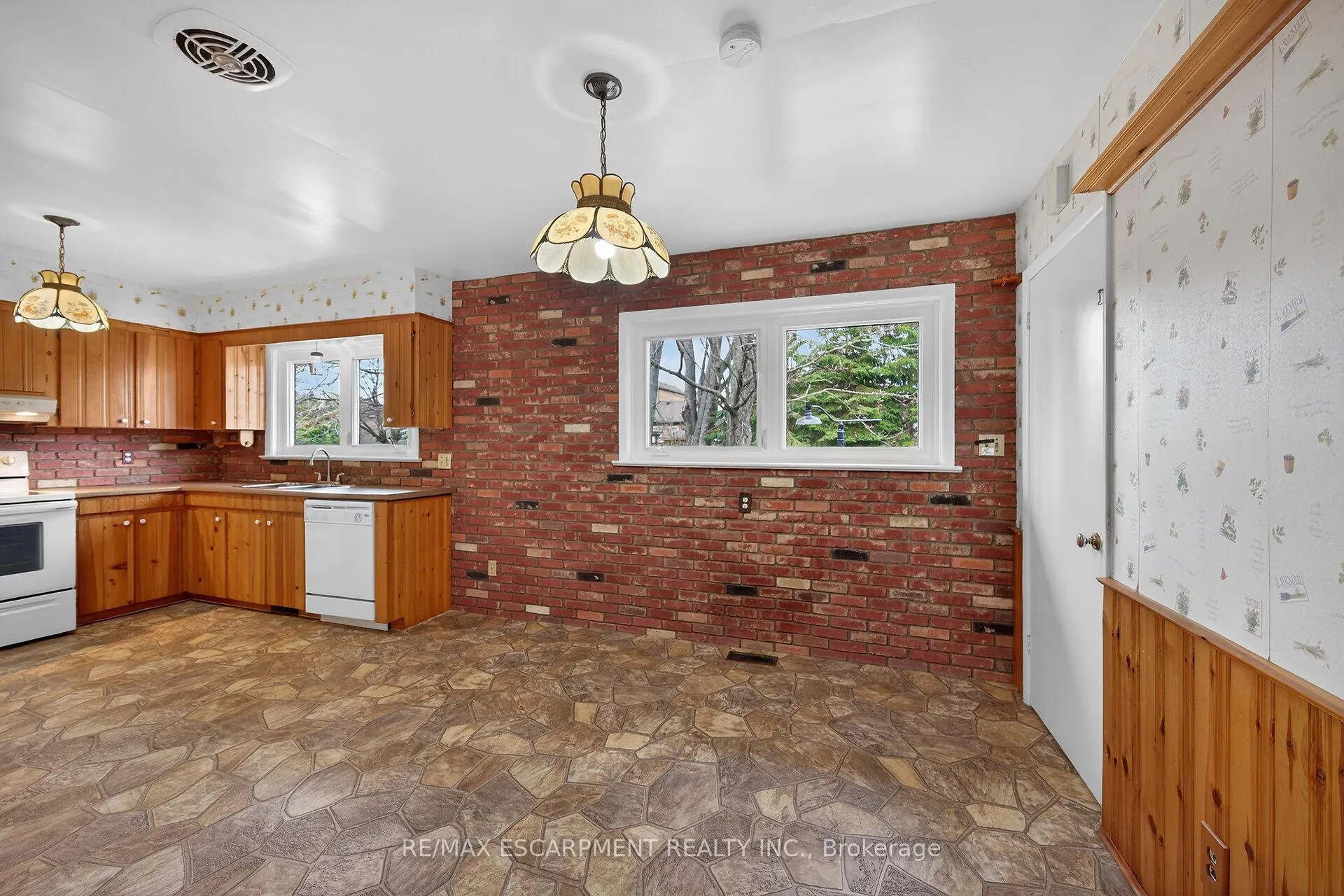 Photo 6 of 156 Chesley Street, Hamilton, Gourley — HOMEH