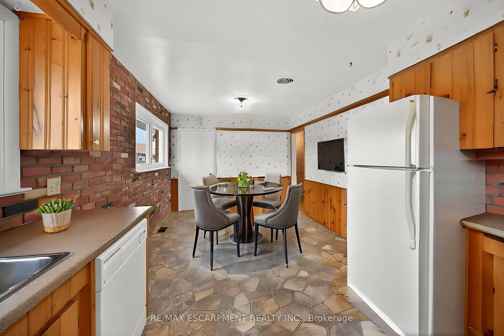 Photo 10 of 156 Chesley Street, Hamilton, Gourley — HOMEH