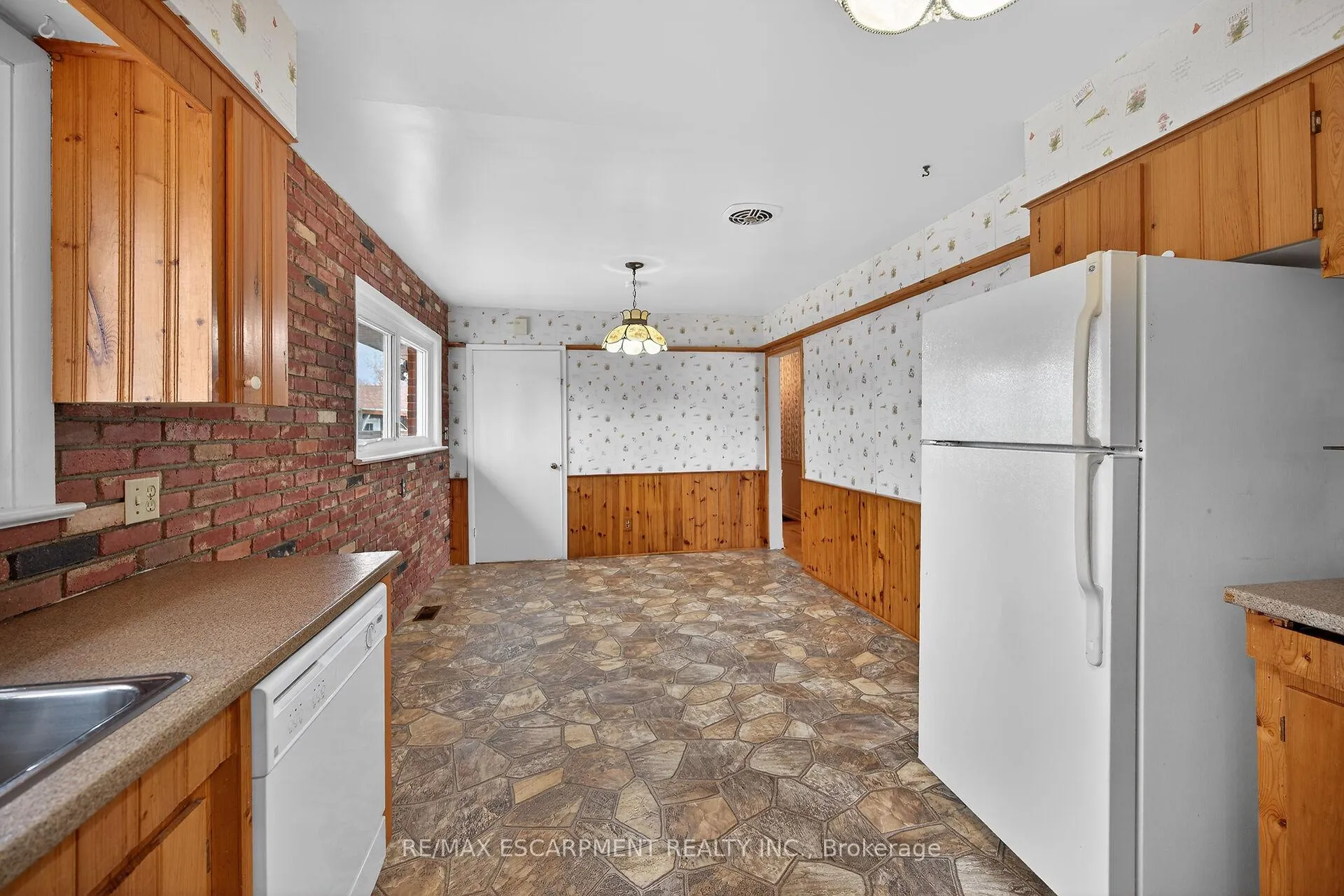 Photo 11 of 156 Chesley Street, Hamilton, Gourley — HOMEH