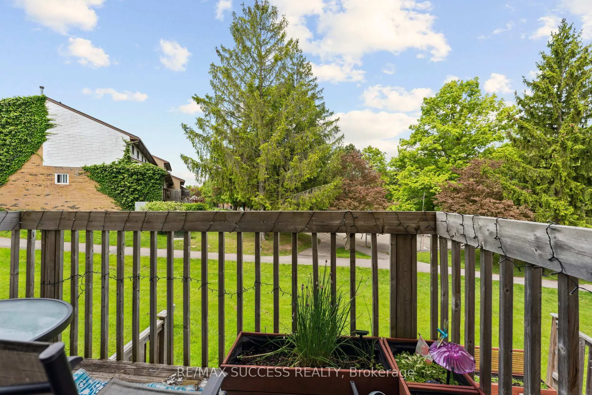 Photo 6 of 82 Lynden Circle, Halton Hills, Georgetown — HOMEH