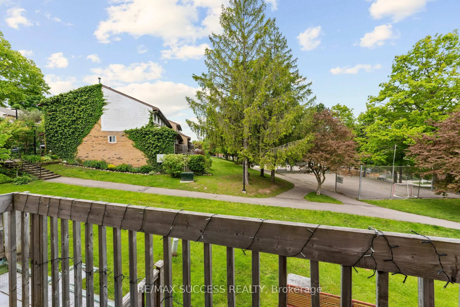 Photo 7 of 82 Lynden Circle, Halton Hills, Georgetown — HOMEH