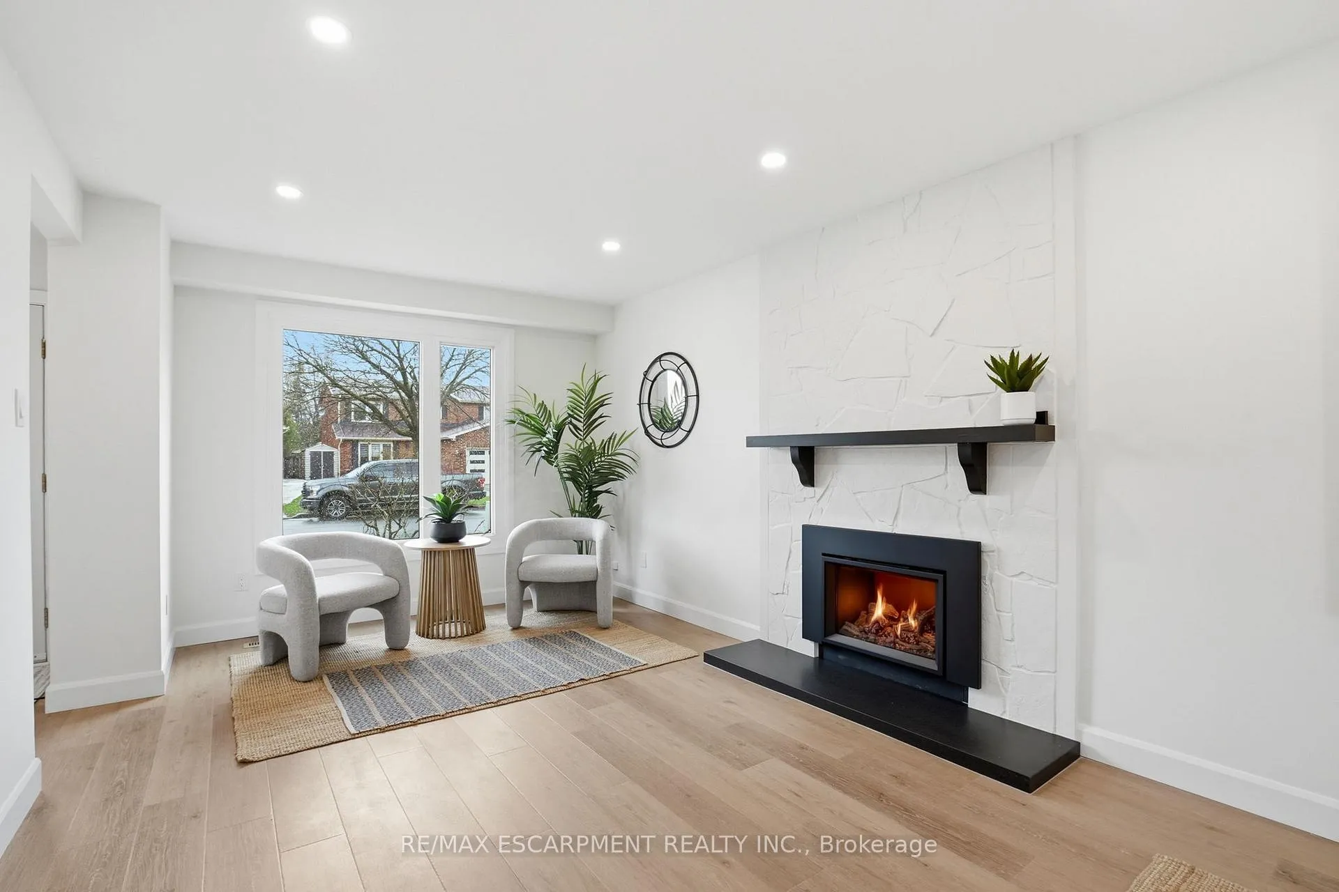 Photo 15 of 8 Chudleigh Street, Hamilton, Waterdown — HOMEH