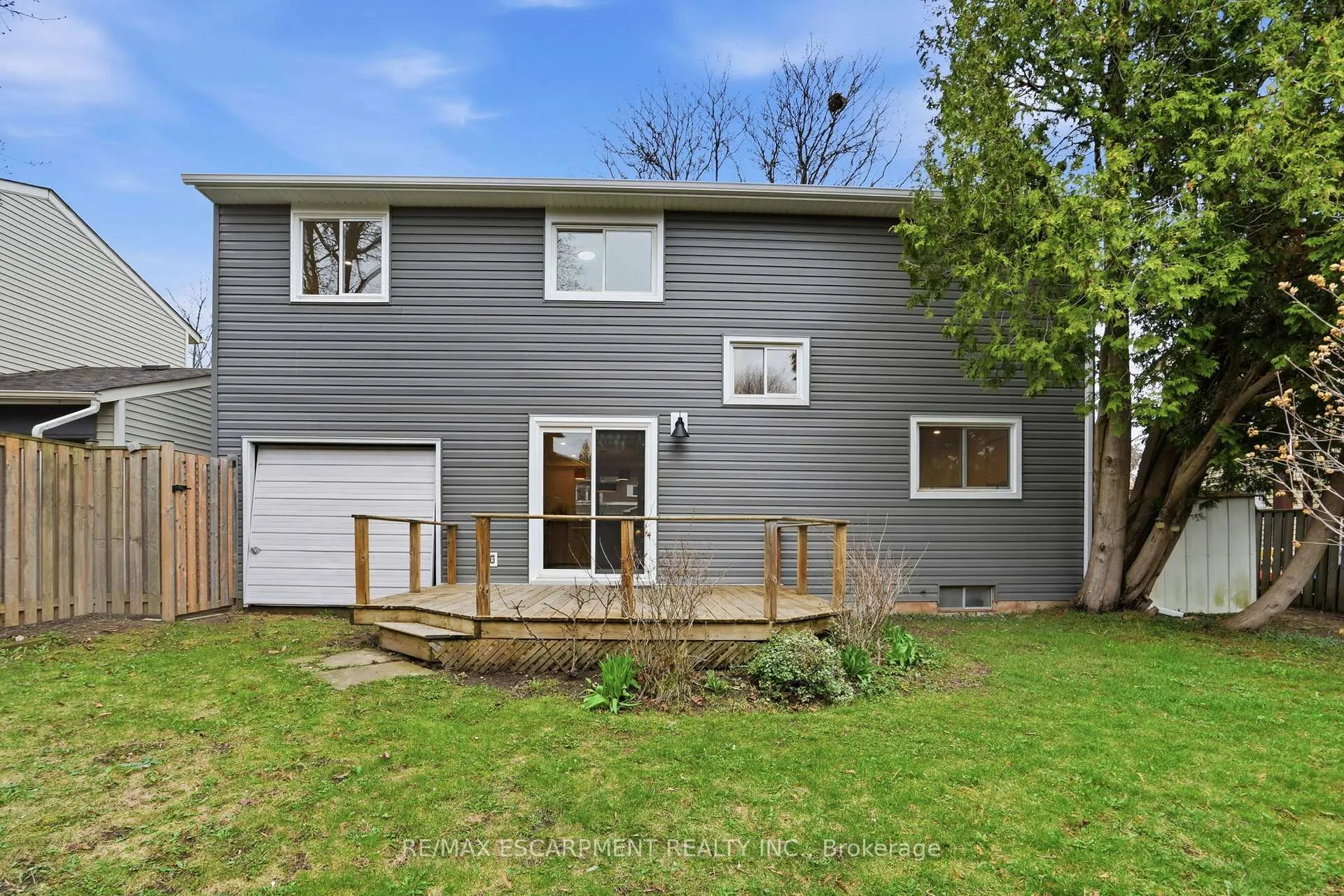 Photo 37 of 8 Chudleigh Street, Hamilton, Waterdown — HOMEH