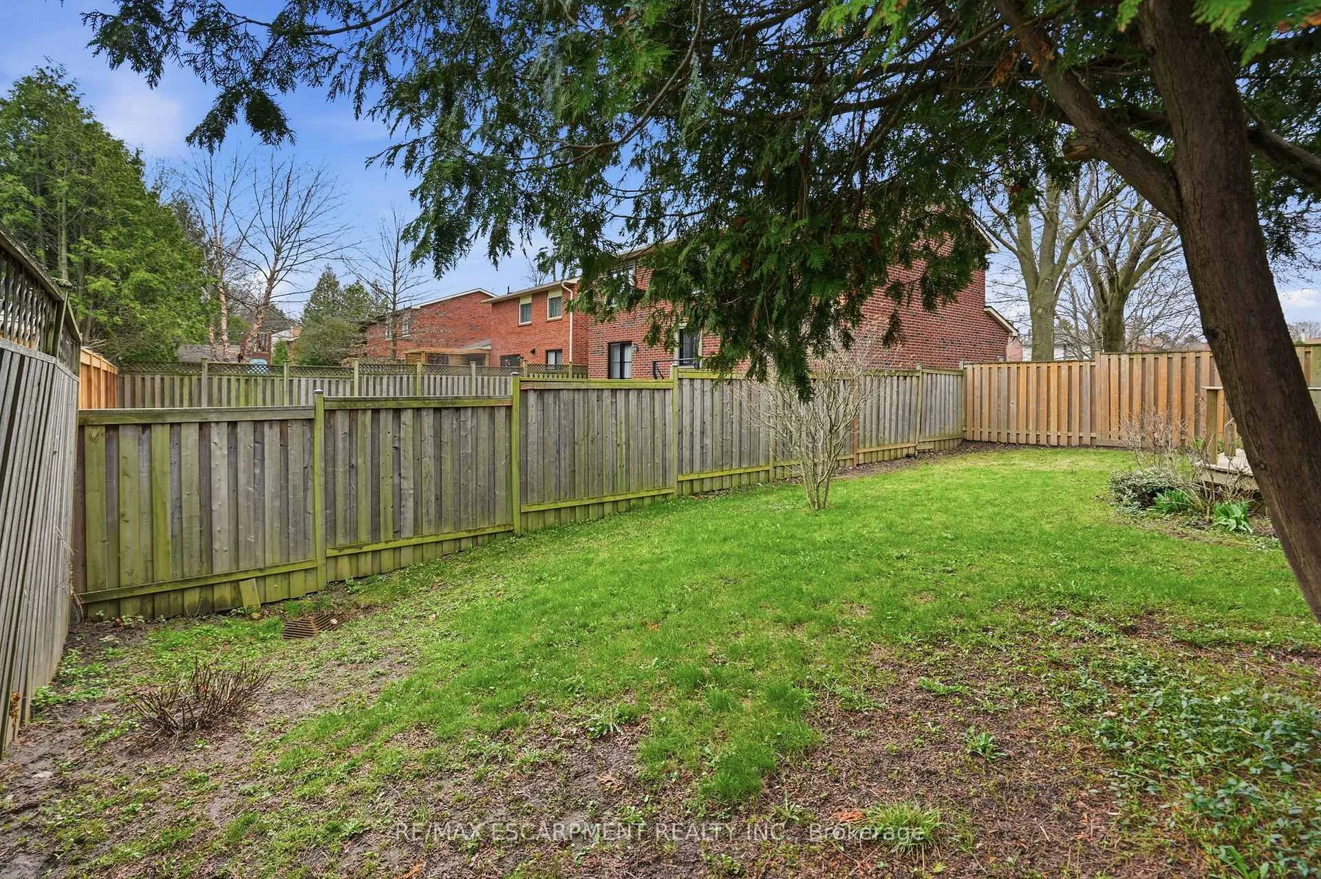 Photo 39 of 8 Chudleigh Street, Hamilton, Waterdown — HOMEH
