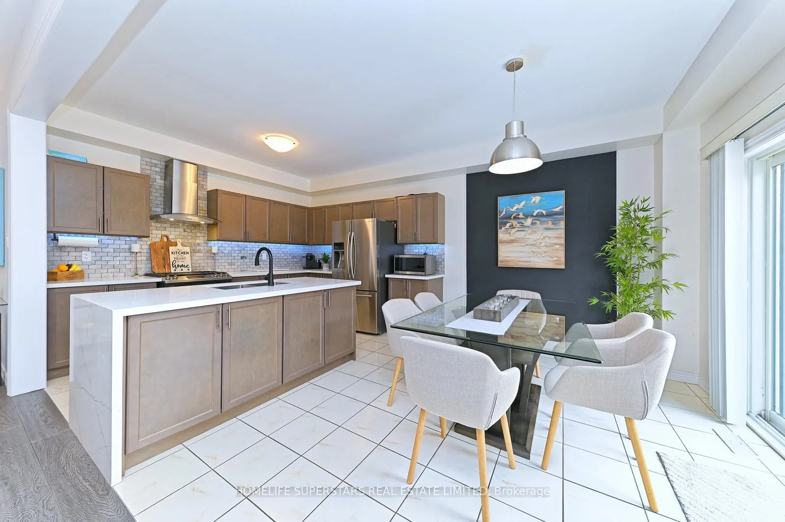 Photo 10 of 39 Knotty Pine Avenue, Cambridge, Preston Heights — HOMEH