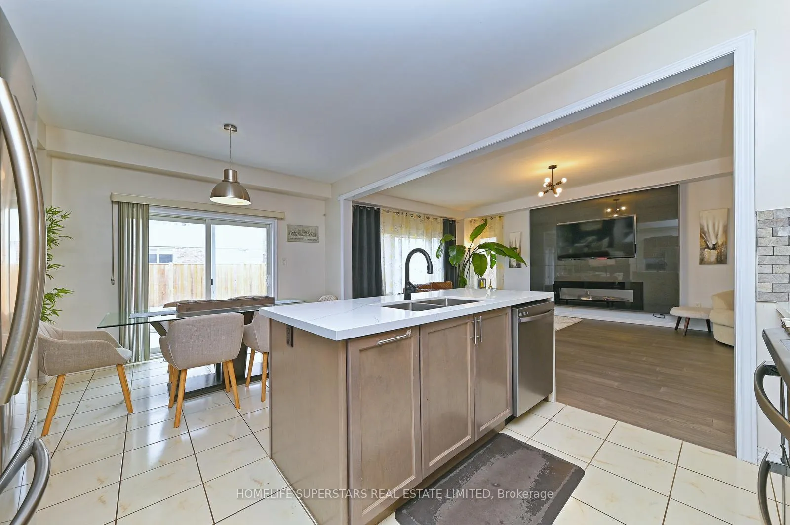 Photo 11 of 39 Knotty Pine Avenue, Cambridge, Preston Heights — HOMEH