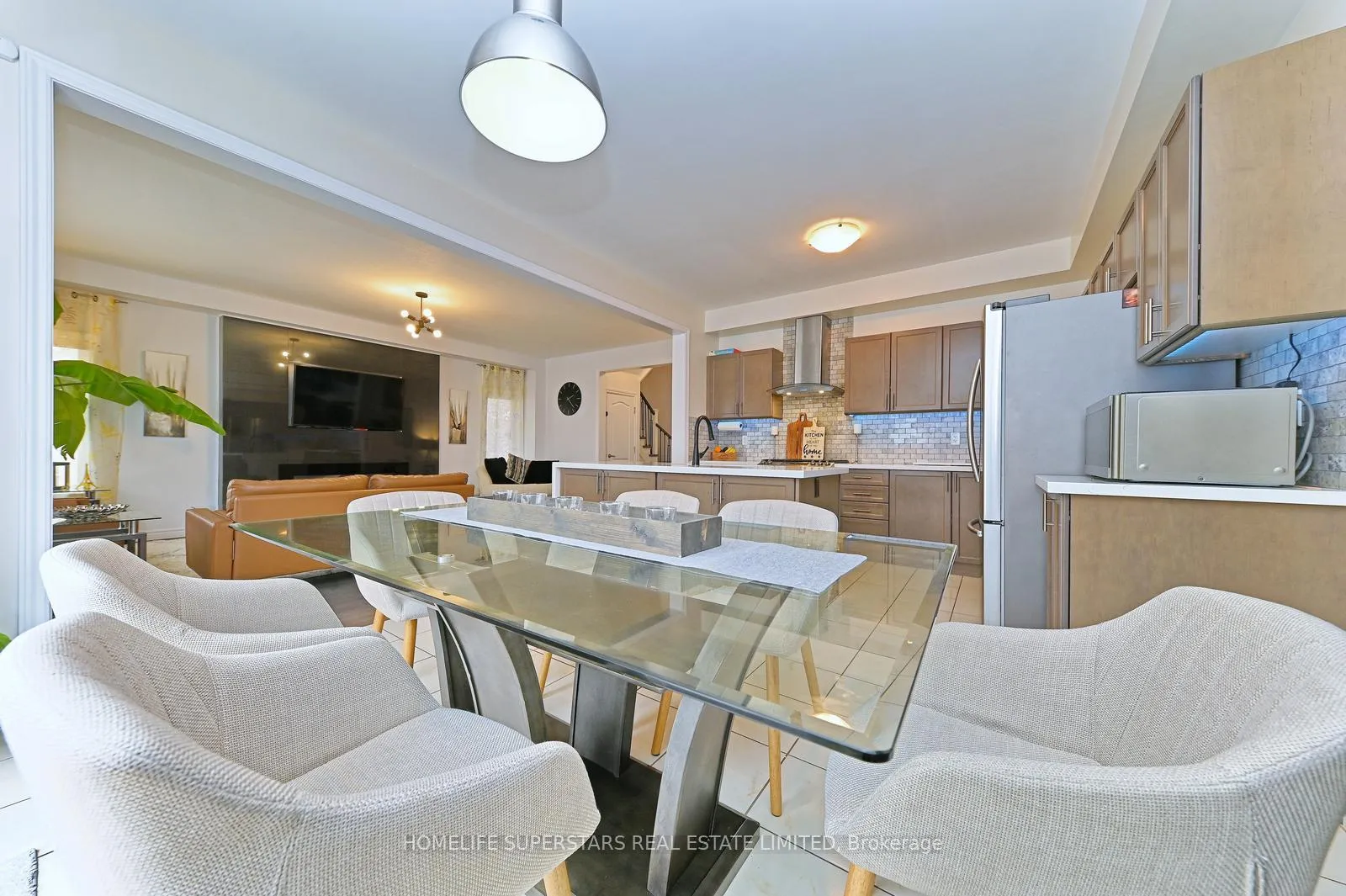 Photo 17 of 39 Knotty Pine Avenue, Cambridge, Preston Heights — HOMEH