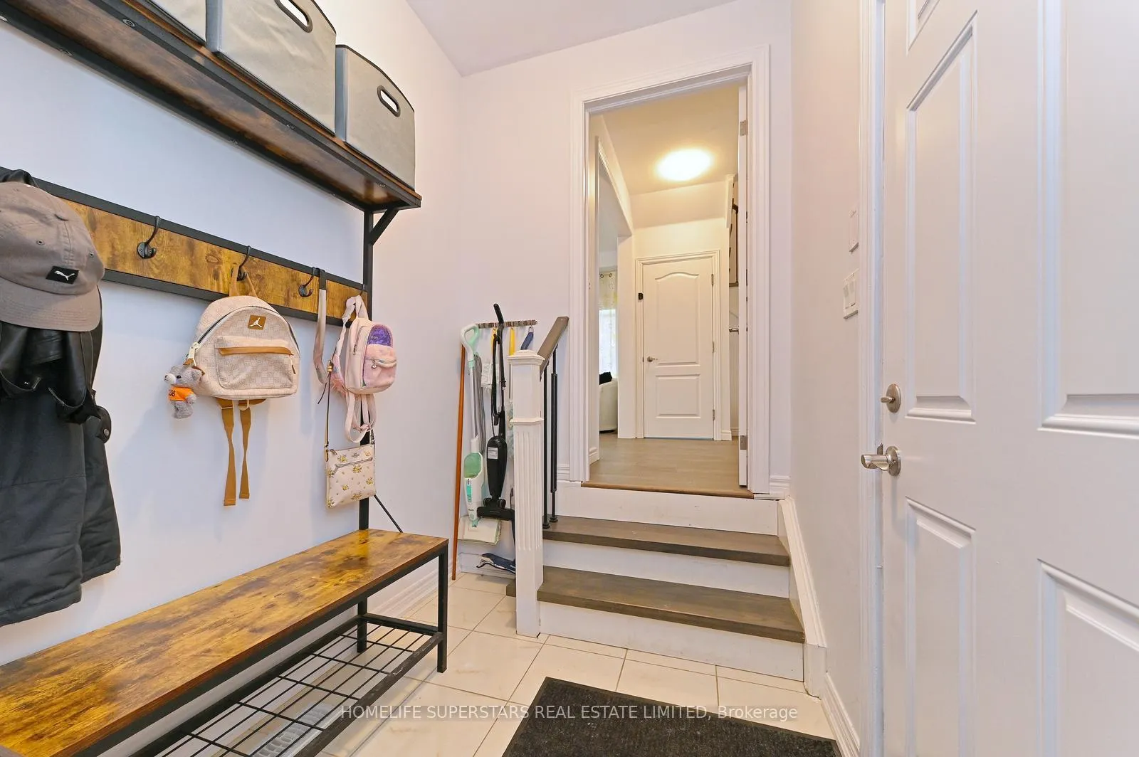 Photo 19 of 39 Knotty Pine Avenue, Cambridge, Preston Heights — HOMEH