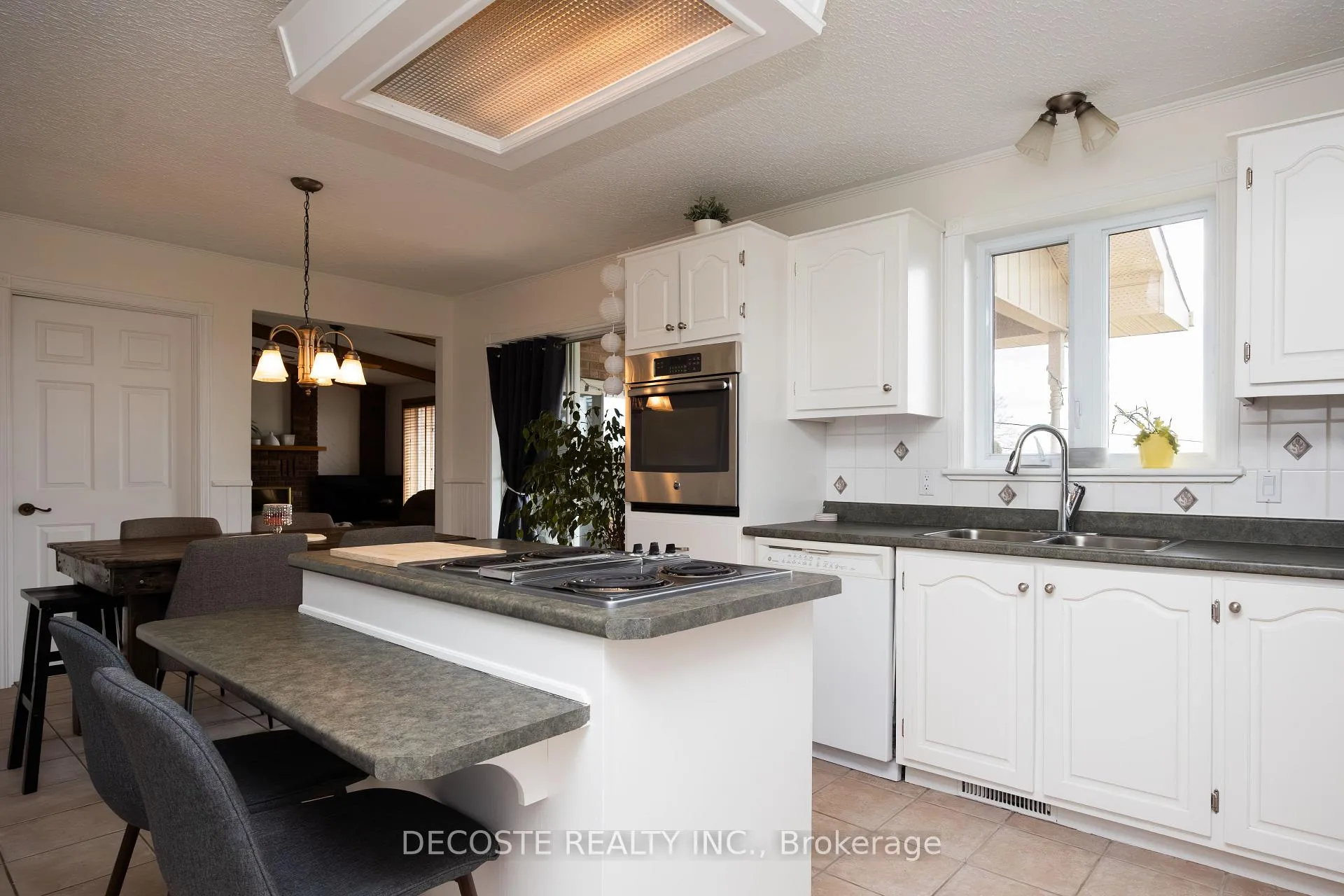 Photo 8 of 100 Macleod Crescent, North Glengarry, Alexandria — HOMEH