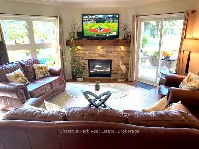 Photo 1 of 906 Cedar Pointe Court, Collingwood — HOMEH