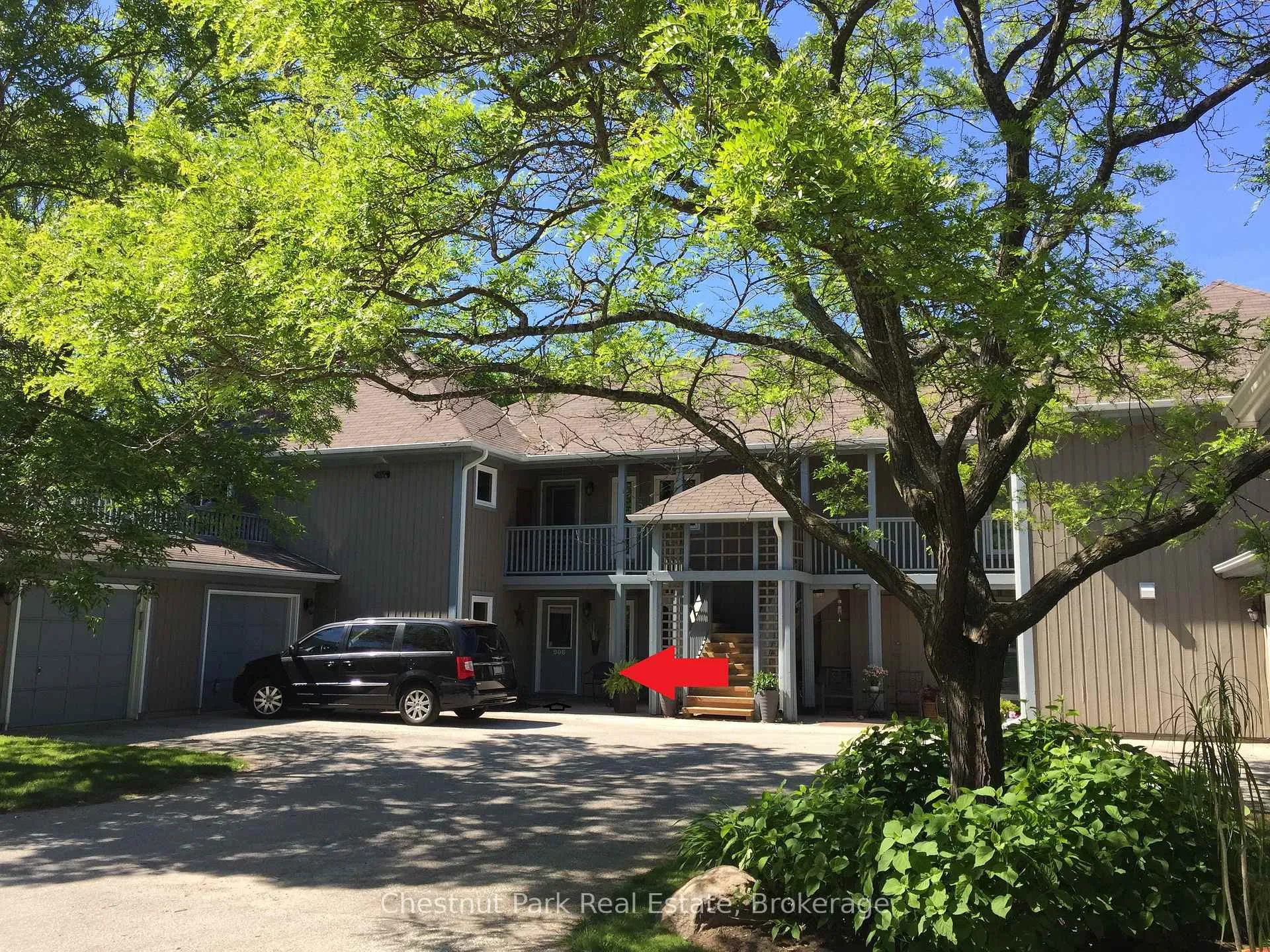 Photo 2 of 906 Cedar Pointe Court, Collingwood — HOMEH