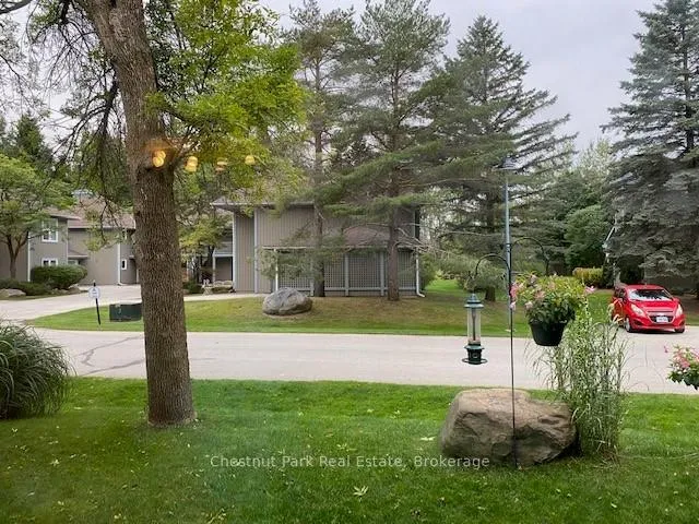 Photo 4 of 906 Cedar Pointe Court, Collingwood — HOMEH