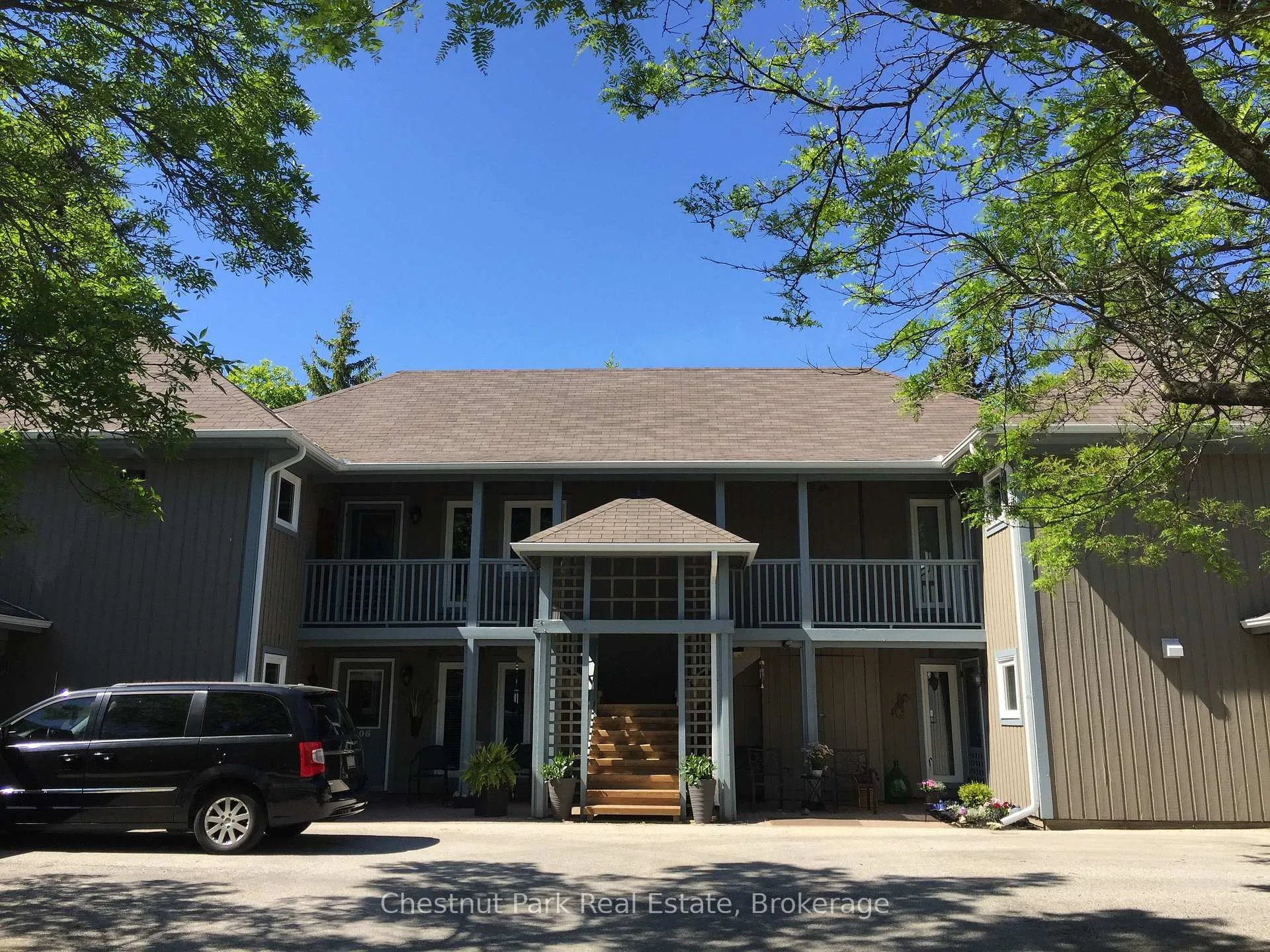 Photo 7 of 906 Cedar Pointe Court, Collingwood — HOMEH